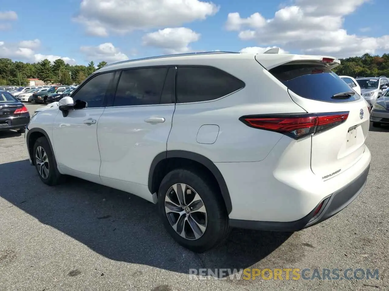 2 Photograph of a damaged car 5TDGZRBHXMS102226 TOYOTA HIGHLANDER 2021