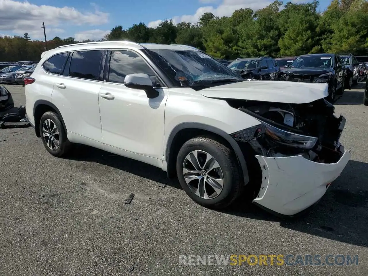 4 Photograph of a damaged car 5TDGZRBHXMS102226 TOYOTA HIGHLANDER 2021