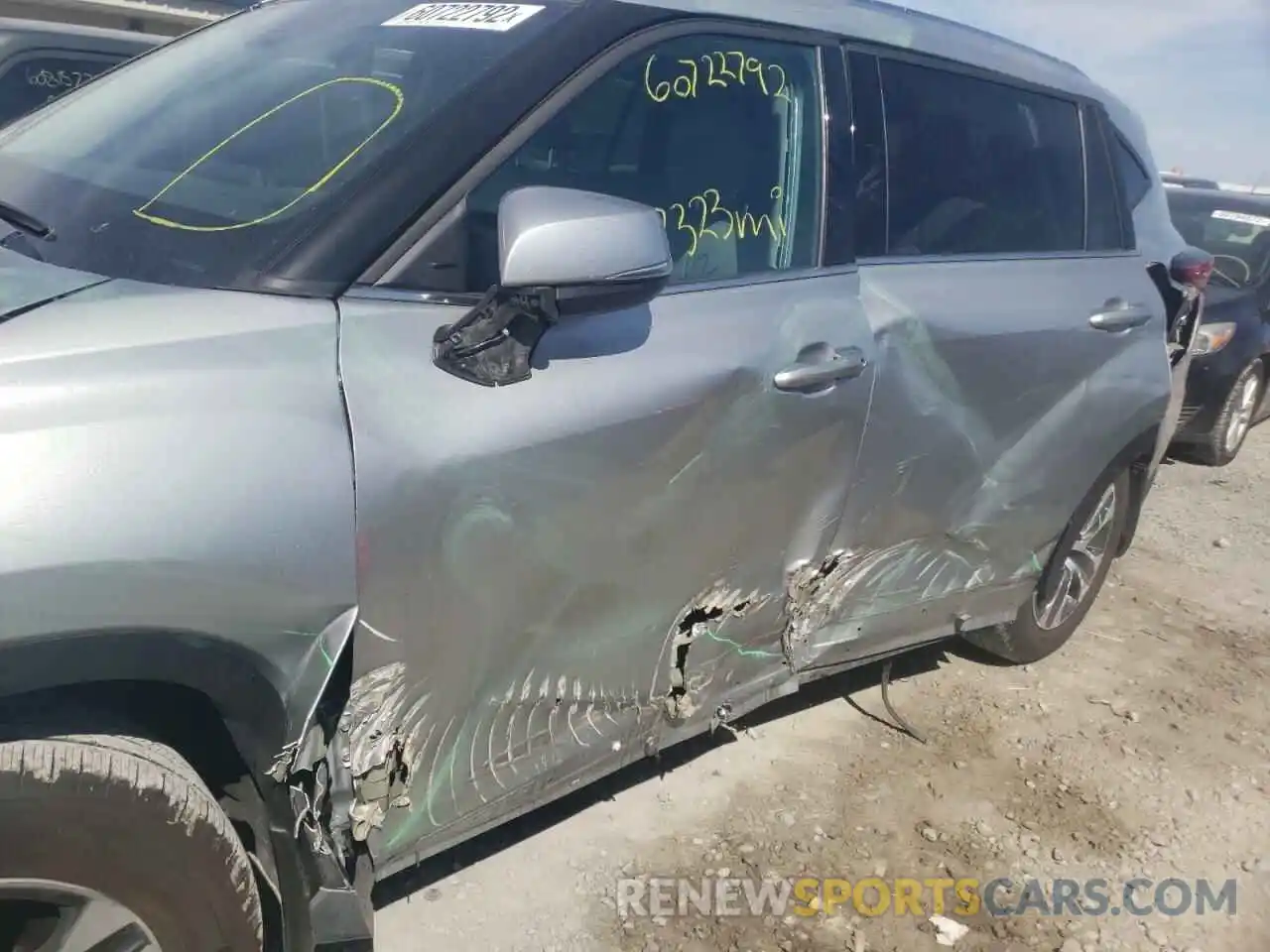 9 Photograph of a damaged car 5TDGZRBHXMS559280 TOYOTA HIGHLANDER 2021