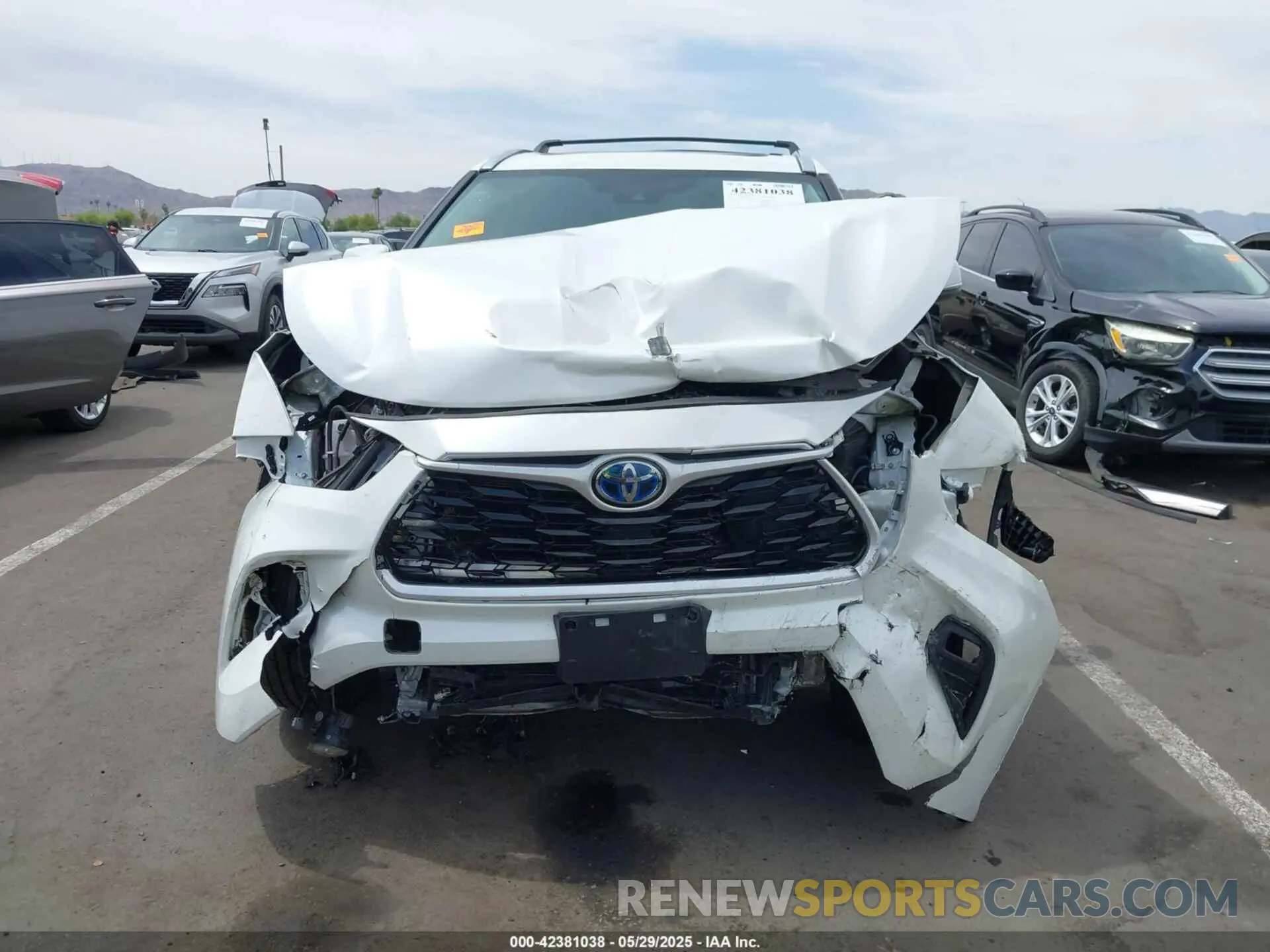 12 Photograph of a damaged car 5TDHARAH4MS006945 TOYOTA HIGHLANDER 2021