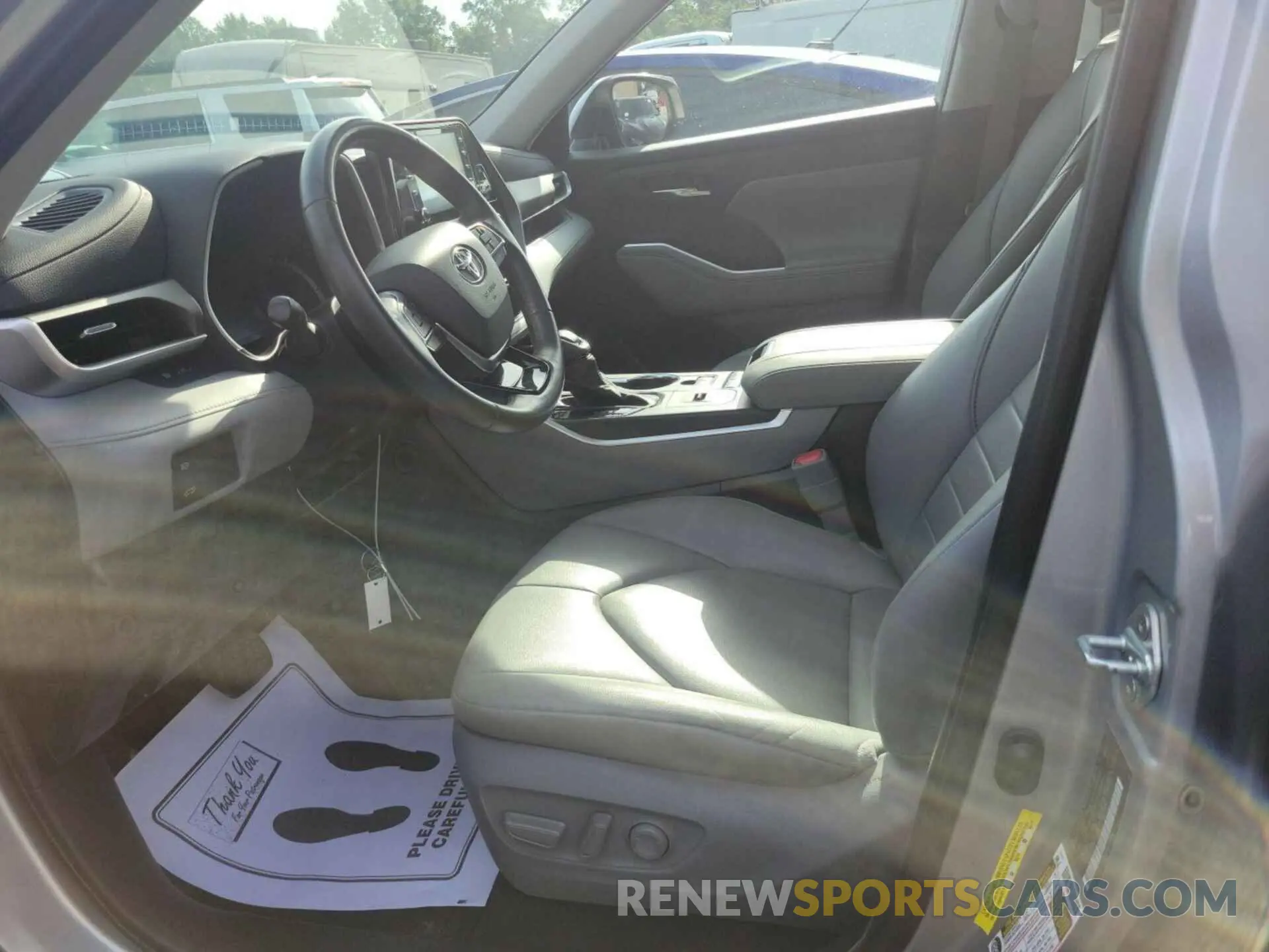 13 Photograph of a damaged car 5TDHARAH5MS509092 TOYOTA HIGHLANDER 2021
