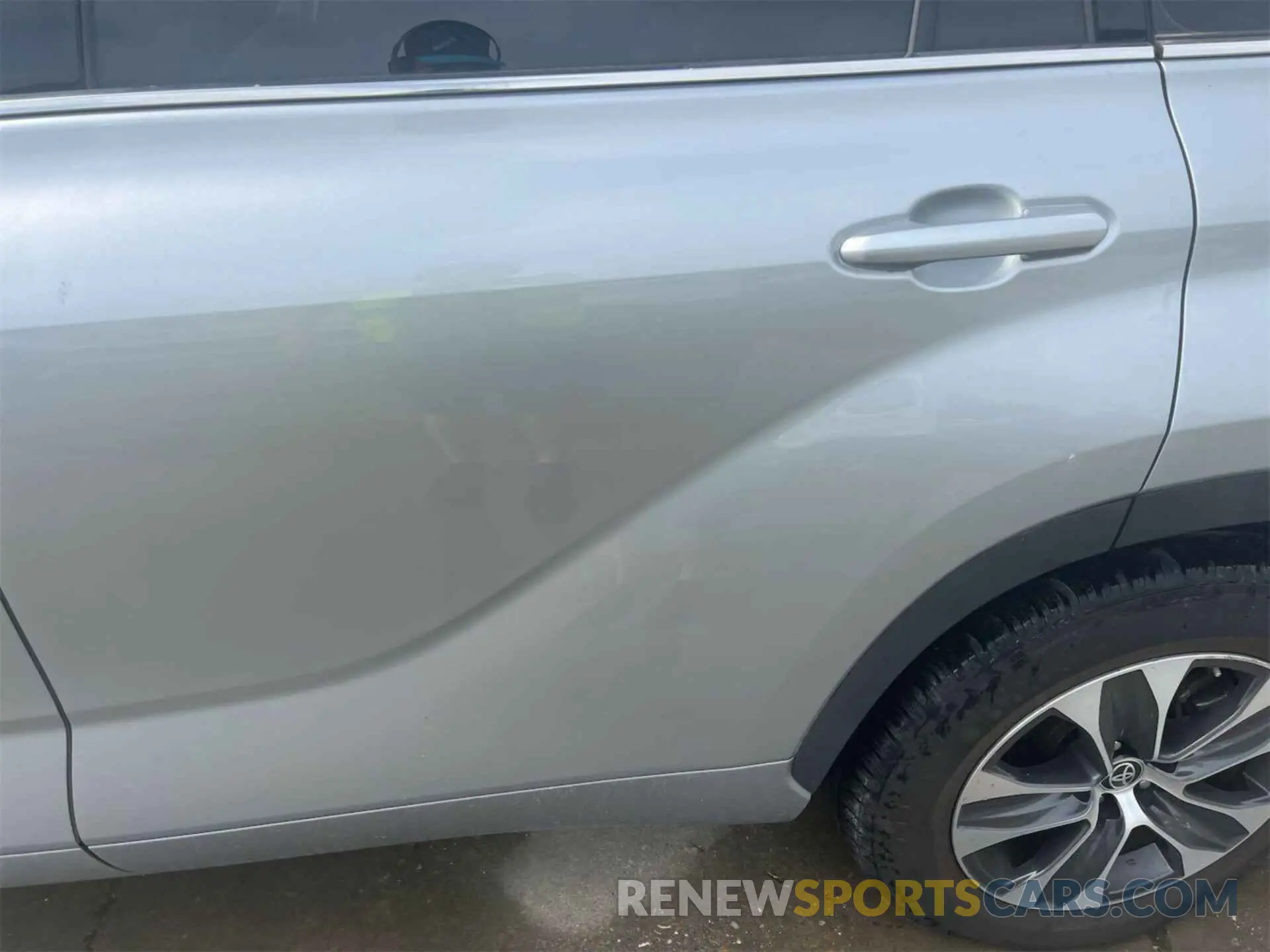 29 Photograph of a damaged car 5TDHARAH5MS509092 TOYOTA HIGHLANDER 2021