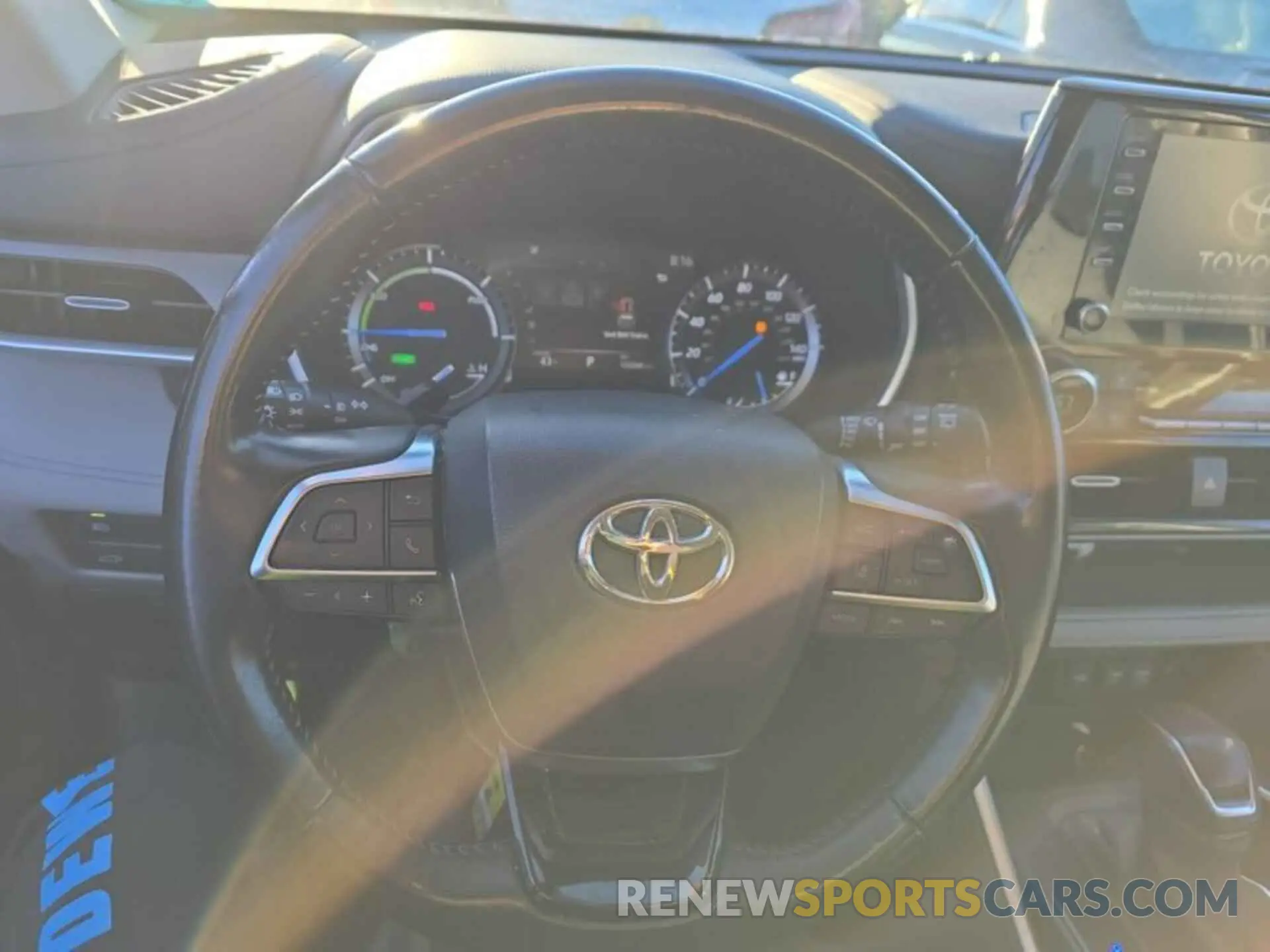10 Photograph of a damaged car 5TDHARAH5MS509187 TOYOTA HIGHLANDER 2021