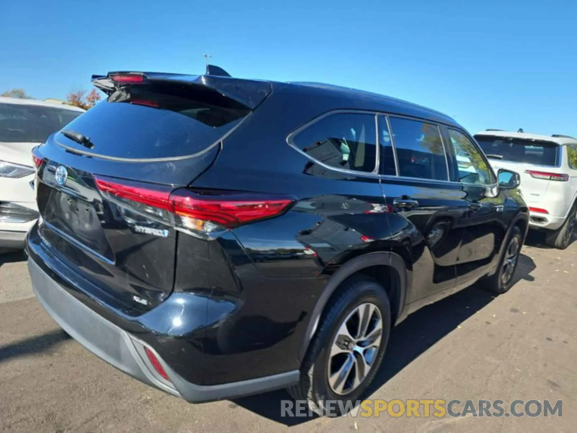 21 Photograph of a damaged car 5TDHARAH5MS509187 TOYOTA HIGHLANDER 2021