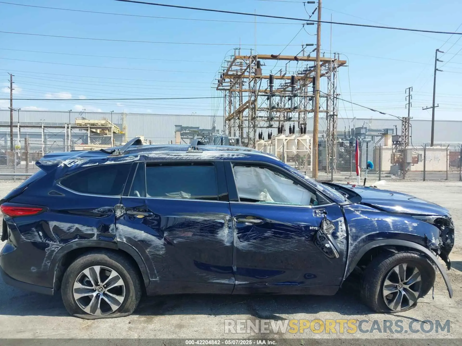 13 Photograph of a damaged car 5TDHARAH9MS509001 TOYOTA HIGHLANDER 2021