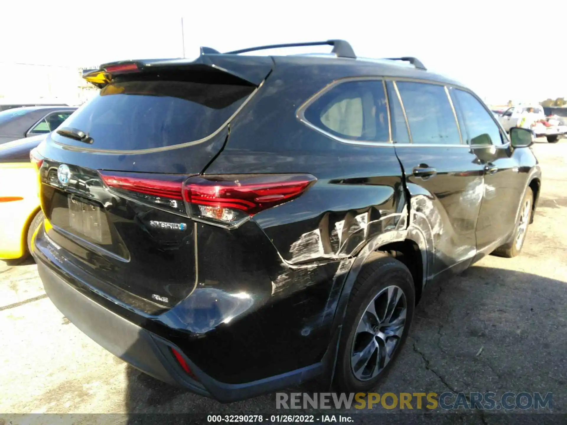 4 Photograph of a damaged car 5TDHARAHXMS007971 TOYOTA HIGHLANDER 2021