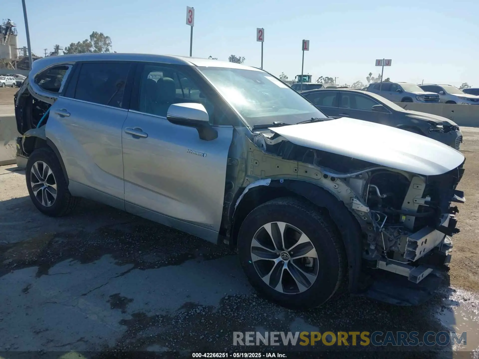 1 Photograph of a damaged car 5TDHBRCH0MS517918 TOYOTA HIGHLANDER 2021