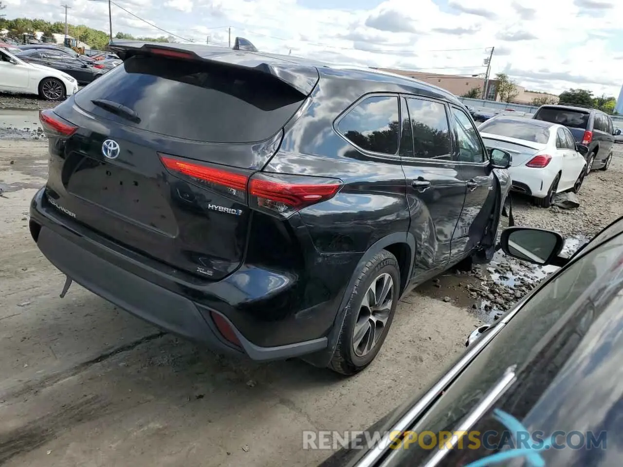 3 Photograph of a damaged car 5TDHBRCH0MS534878 TOYOTA HIGHLANDER 2021
