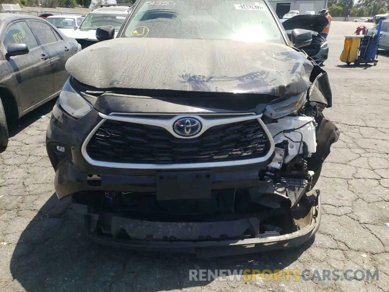 9 Photograph of a damaged car 5TDHBRCH1MS045289 TOYOTA HIGHLANDER 2021