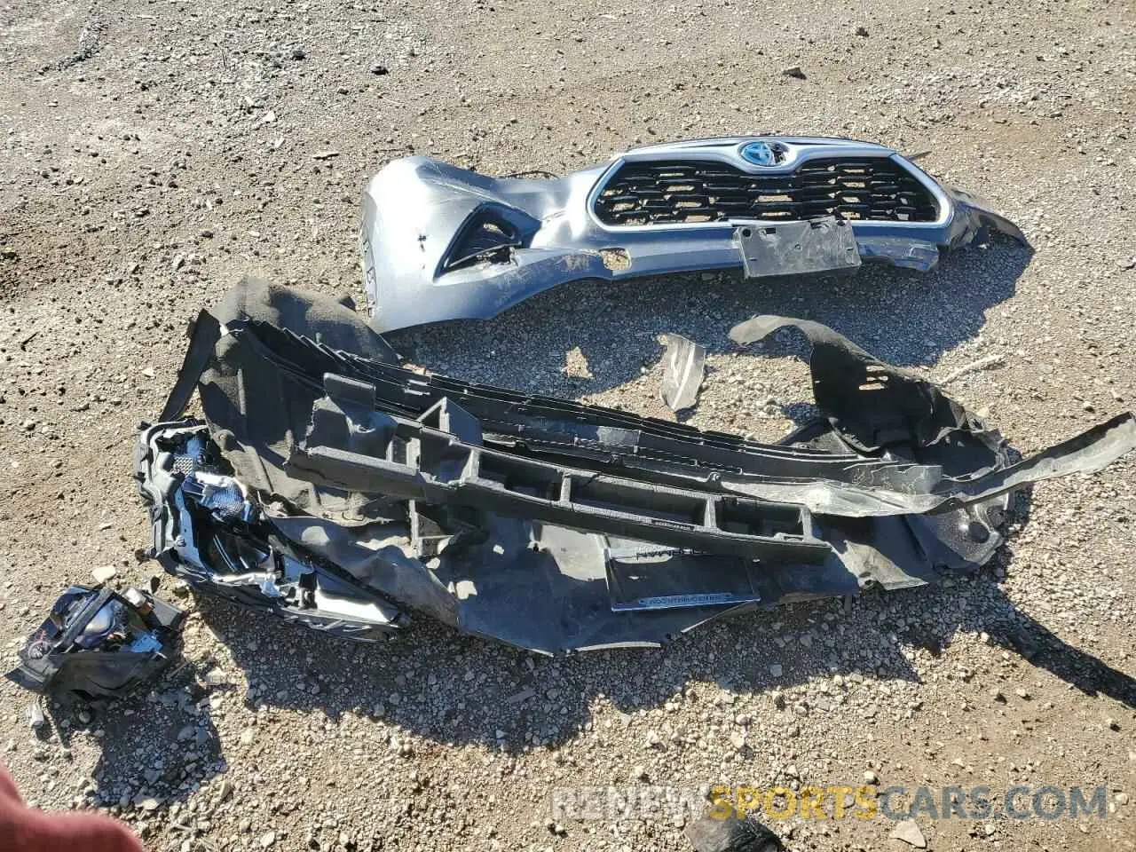 15 Photograph of a damaged car 5TDHBRCH1MS536204 TOYOTA HIGHLANDER 2021