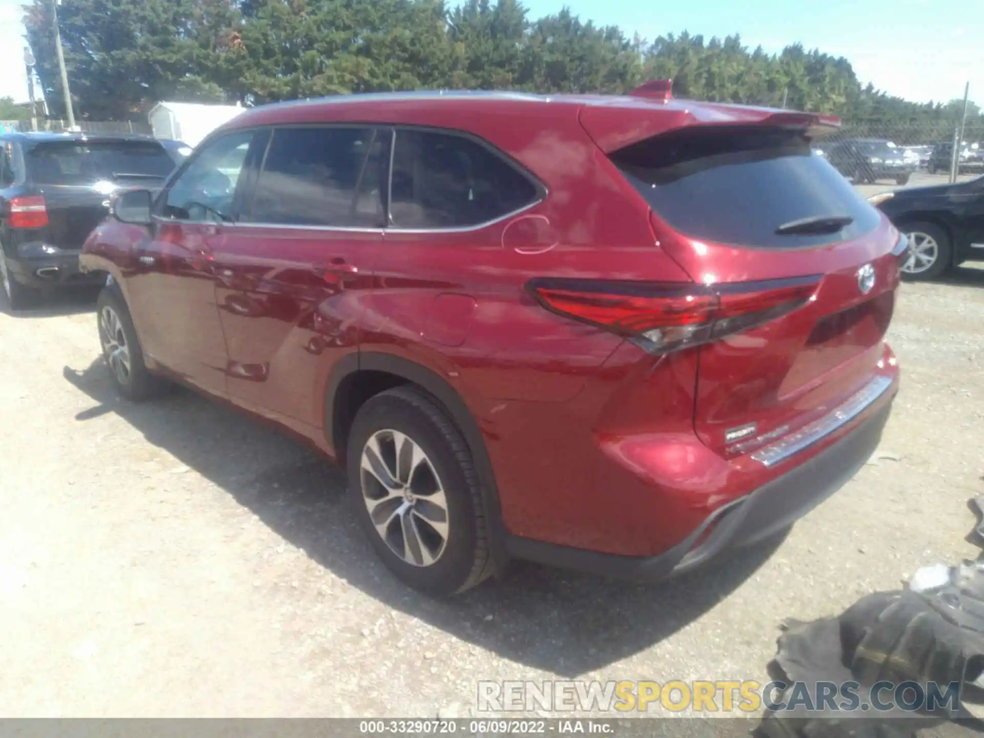 3 Photograph of a damaged car 5TDHBRCH2MS514938 TOYOTA HIGHLANDER 2021