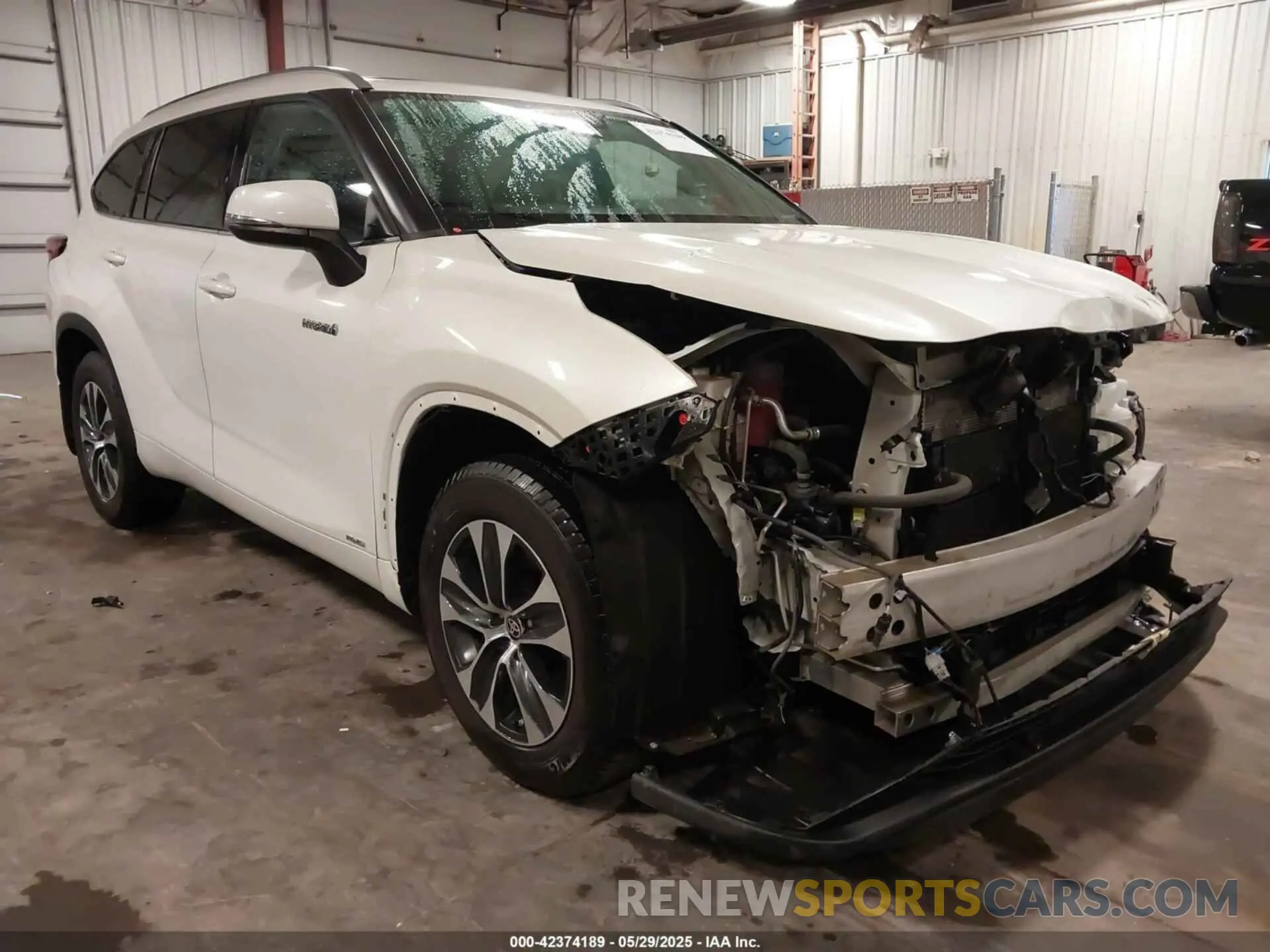 1 Photograph of a damaged car 5TDHBRCH2MS515572 TOYOTA HIGHLANDER 2021