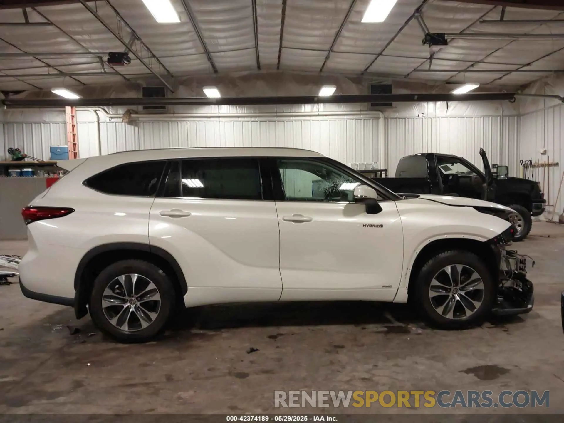 14 Photograph of a damaged car 5TDHBRCH2MS515572 TOYOTA HIGHLANDER 2021