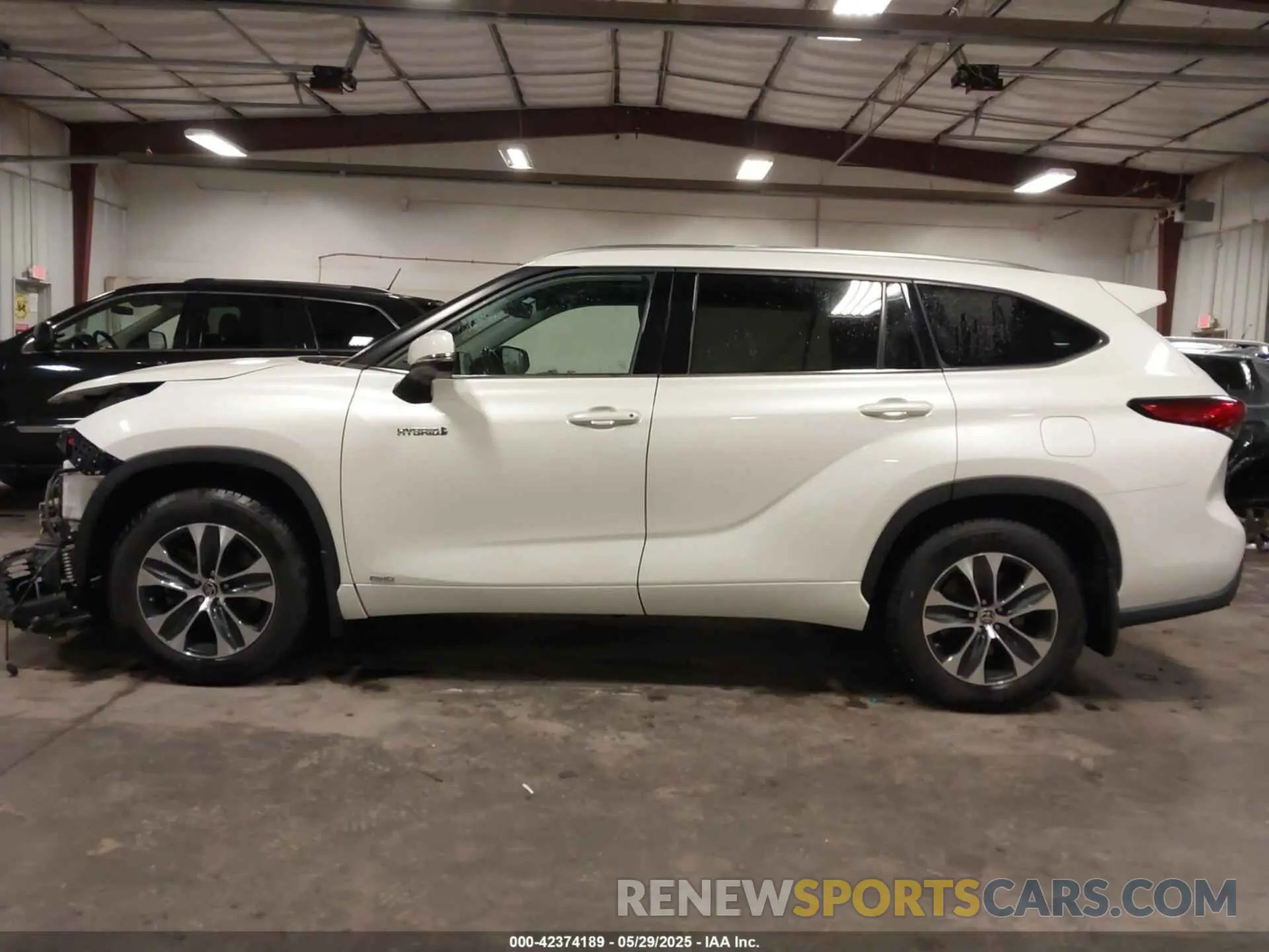 15 Photograph of a damaged car 5TDHBRCH2MS515572 TOYOTA HIGHLANDER 2021