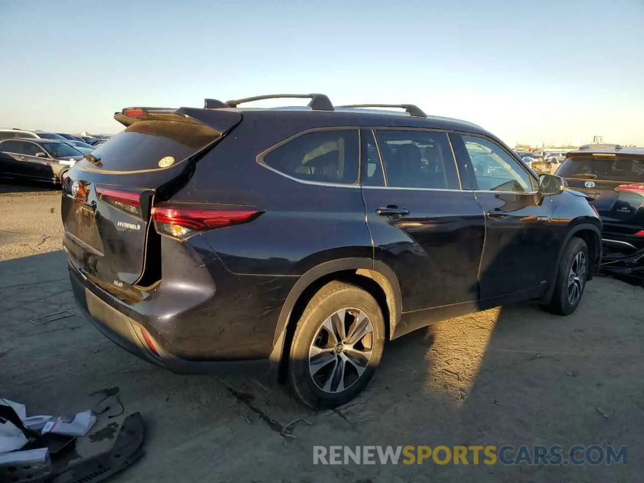 3 Photograph of a damaged car 5TDHBRCH2MS536065 TOYOTA HIGHLANDER 2021