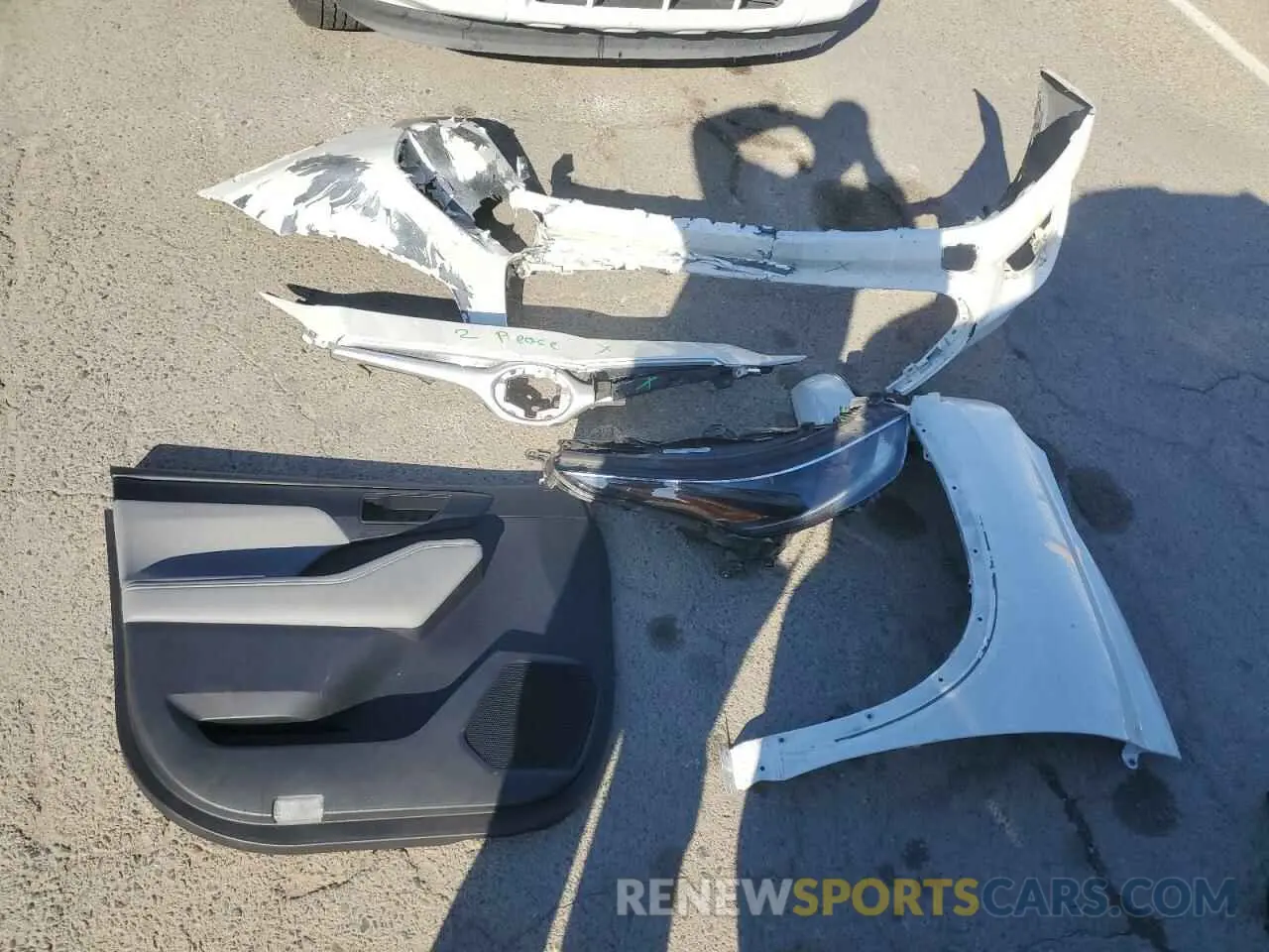 13 Photograph of a damaged car 5TDHBRCH3MS532560 TOYOTA HIGHLANDER 2021