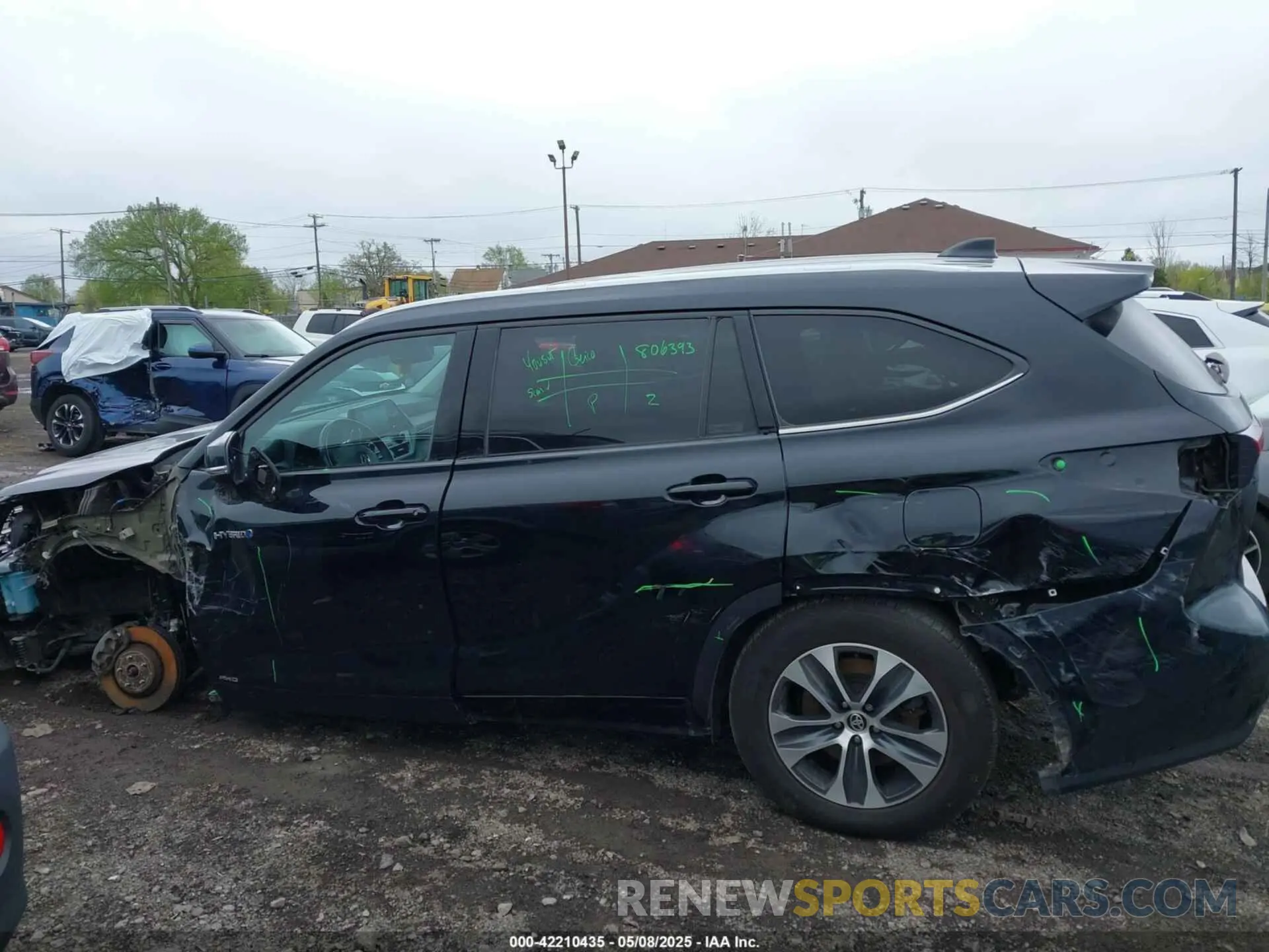 14 Photograph of a damaged car 5TDHBRCH4MS021228 TOYOTA HIGHLANDER 2021