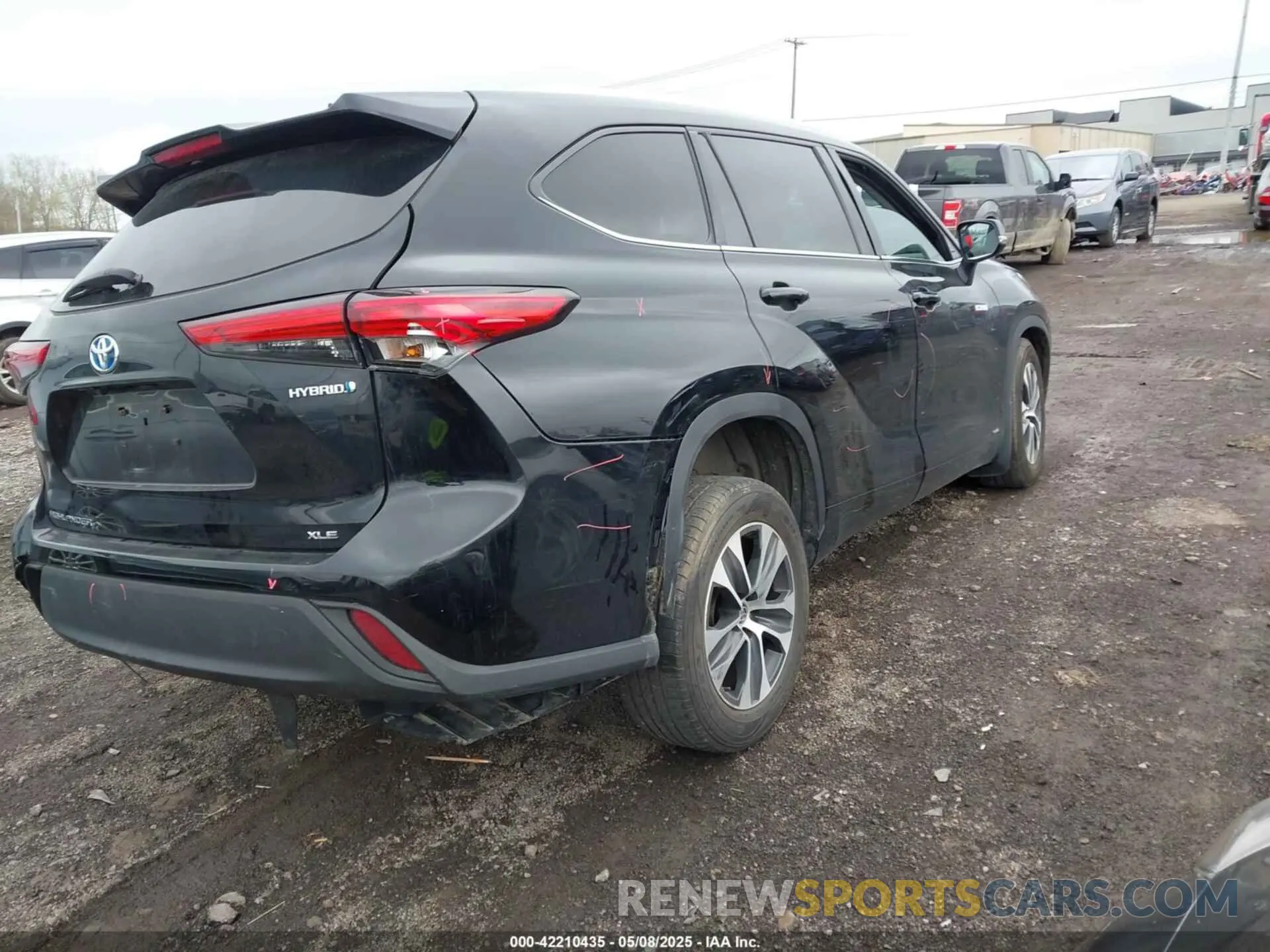 4 Photograph of a damaged car 5TDHBRCH4MS021228 TOYOTA HIGHLANDER 2021