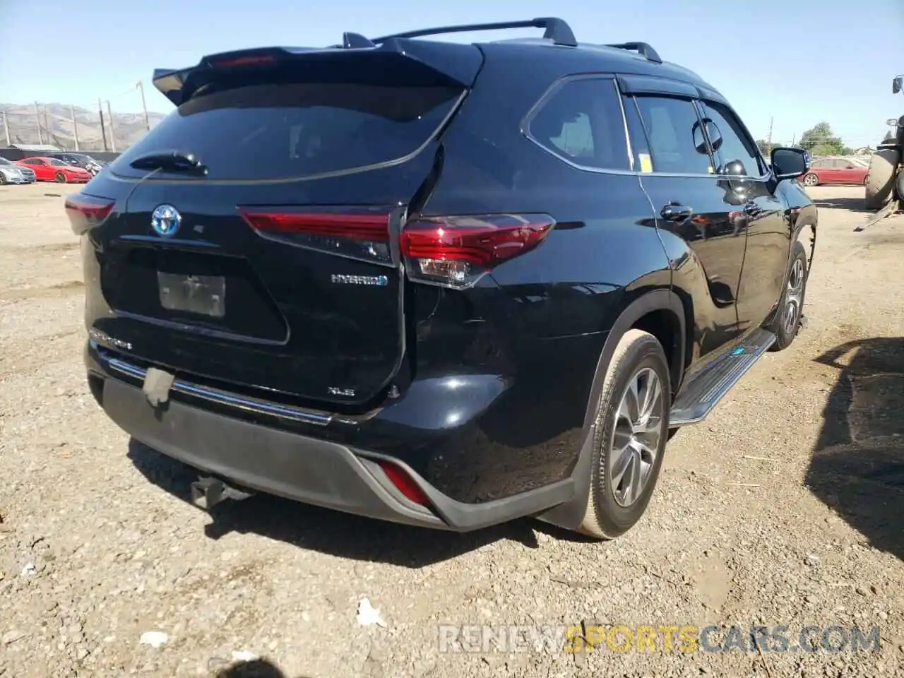 4 Photograph of a damaged car 5TDHBRCH4MS517534 TOYOTA HIGHLANDER 2021