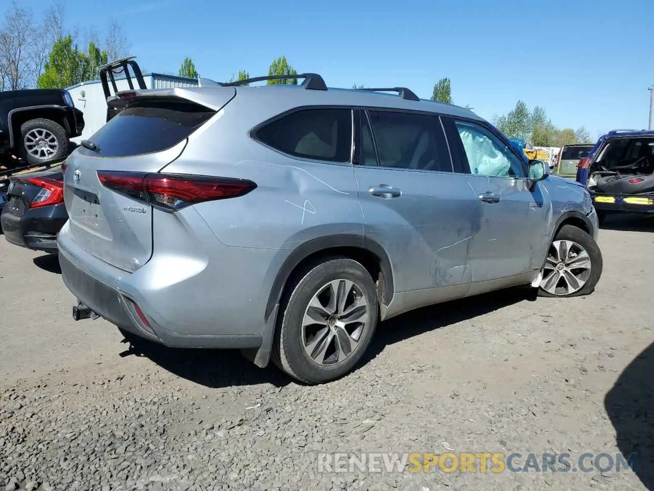 3 Photograph of a damaged car 5TDHBRCH4MS517565 TOYOTA HIGHLANDER 2021