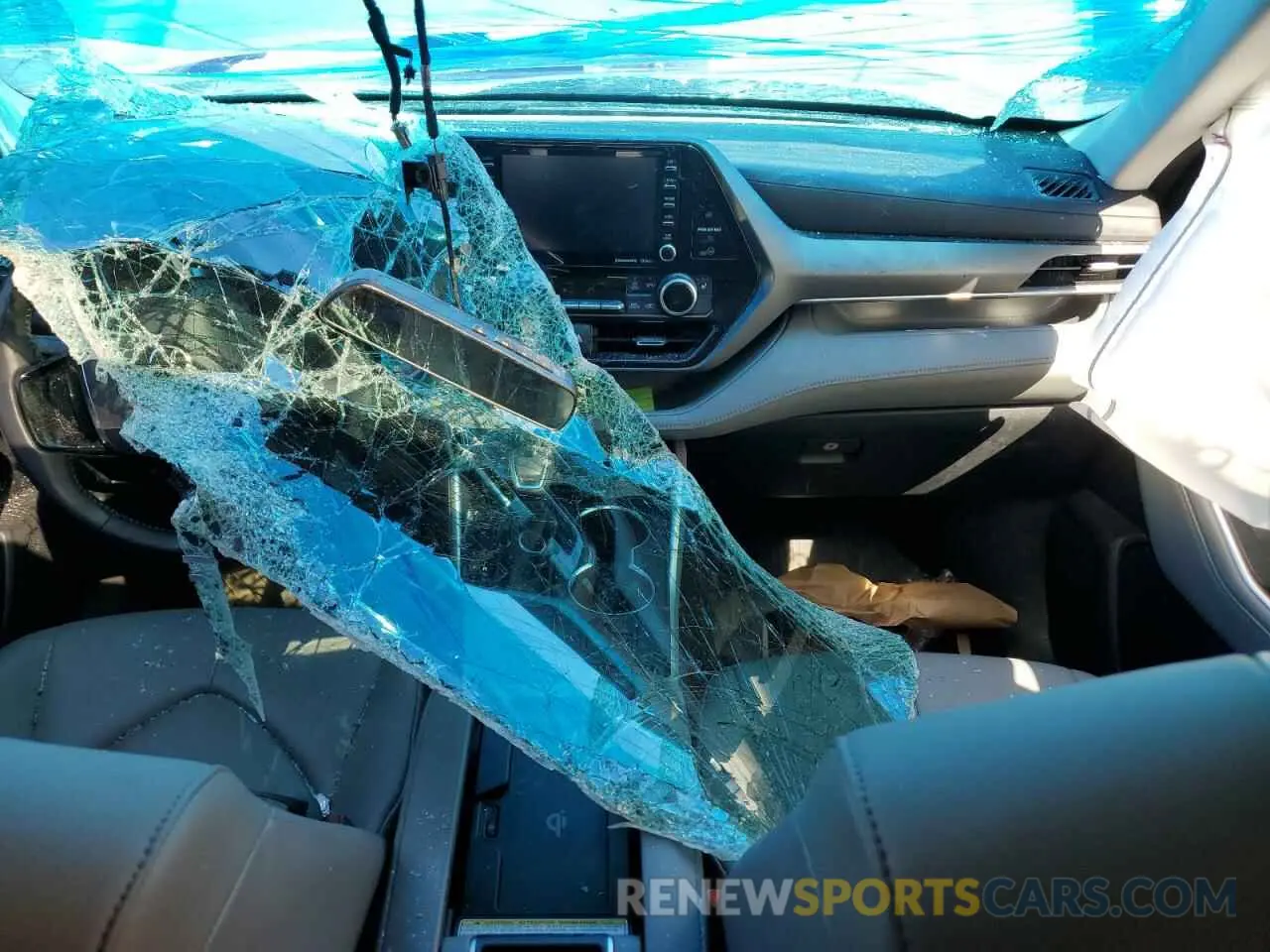8 Photograph of a damaged car 5TDHBRCH4MS517565 TOYOTA HIGHLANDER 2021