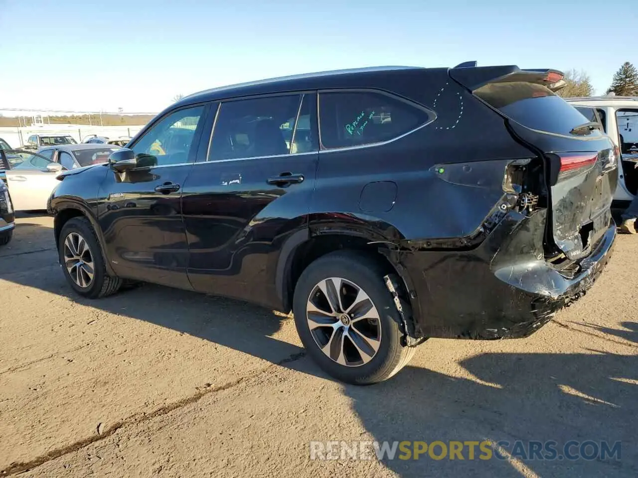 2 Photograph of a damaged car 5TDHBRCH4MS534690 TOYOTA HIGHLANDER 2021