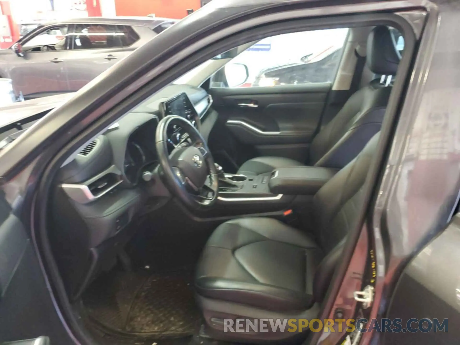 24 Photograph of a damaged car 5TDHBRCH5MS067330 TOYOTA HIGHLANDER 2021