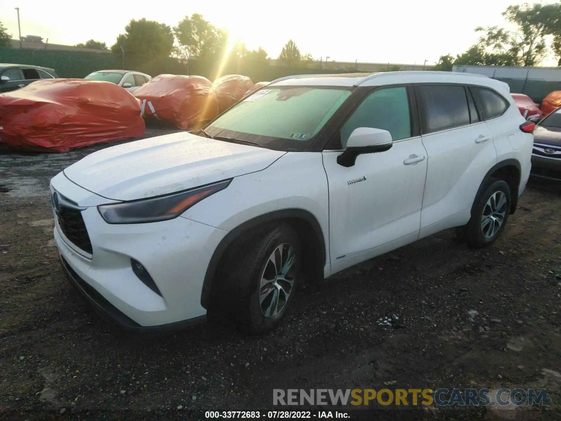 2 Photograph of a damaged car 5TDHBRCH5MS530468 TOYOTA HIGHLANDER 2021