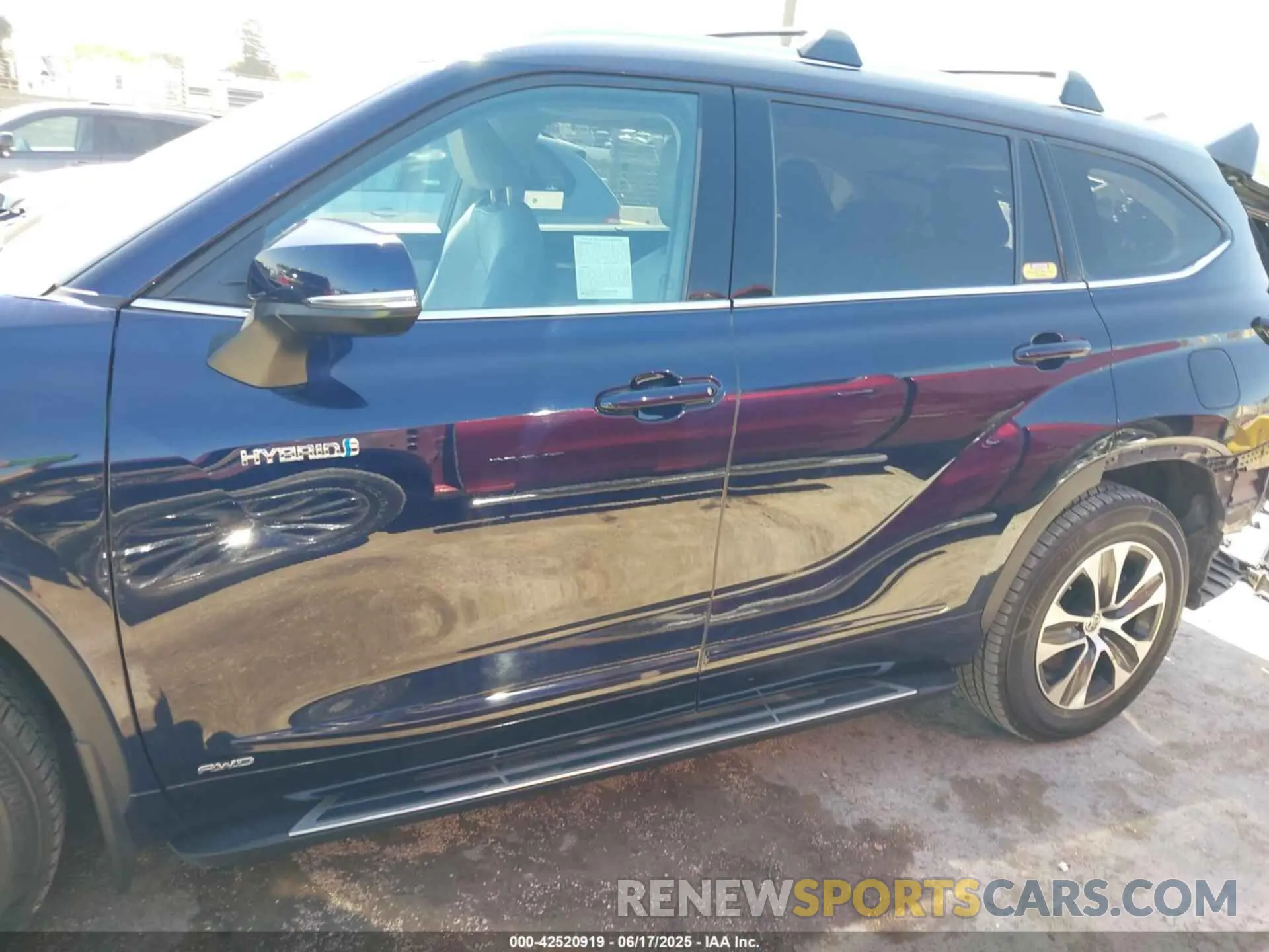 15 Photograph of a damaged car 5TDHBRCH6MS516952 TOYOTA HIGHLANDER 2021