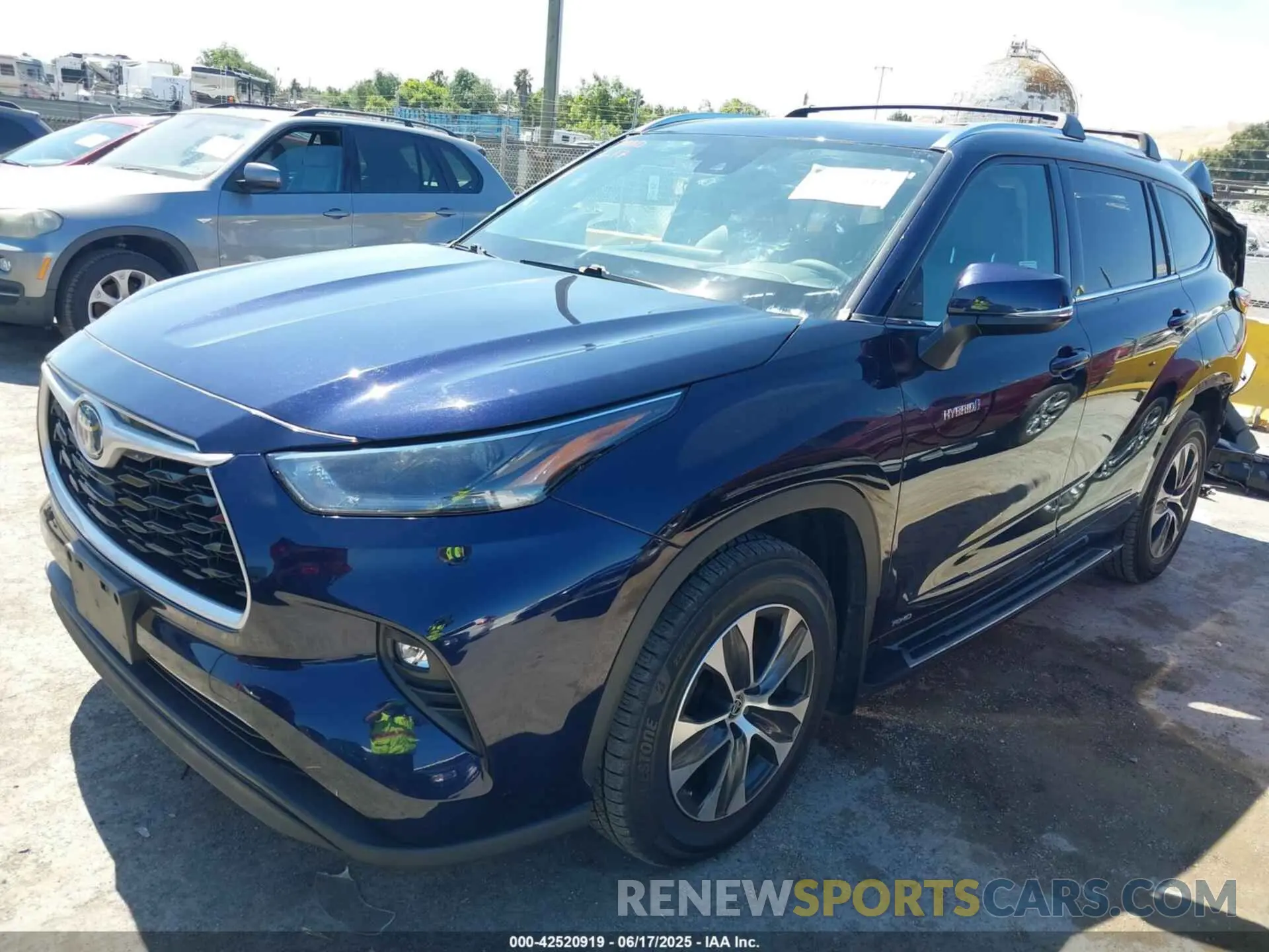 2 Photograph of a damaged car 5TDHBRCH6MS516952 TOYOTA HIGHLANDER 2021