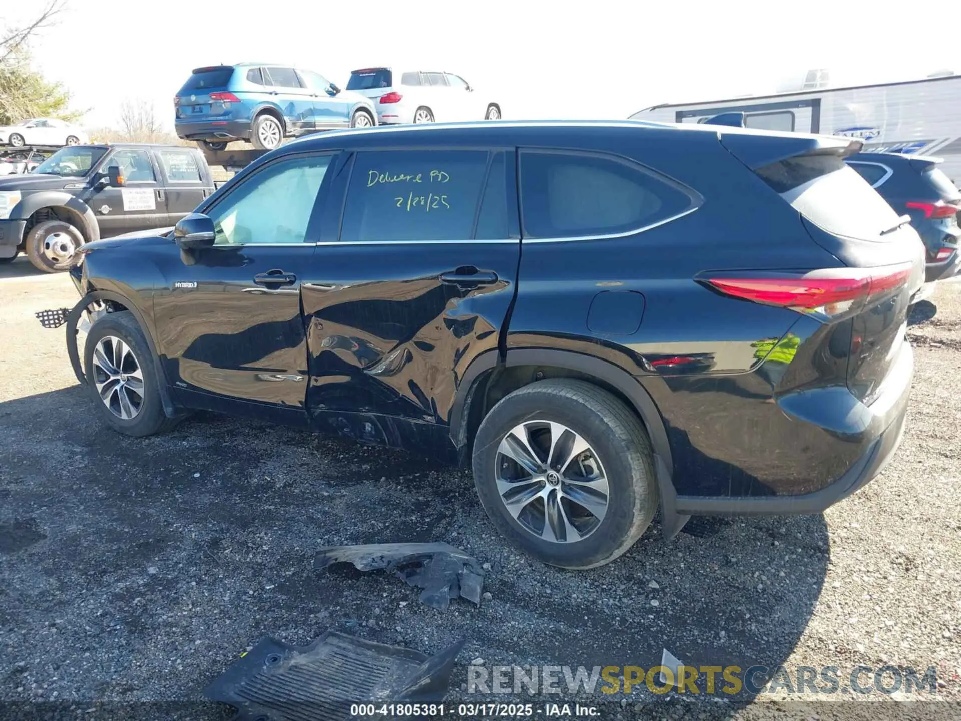 14 Photograph of a damaged car 5TDHBRCH6MS522413 TOYOTA HIGHLANDER 2021