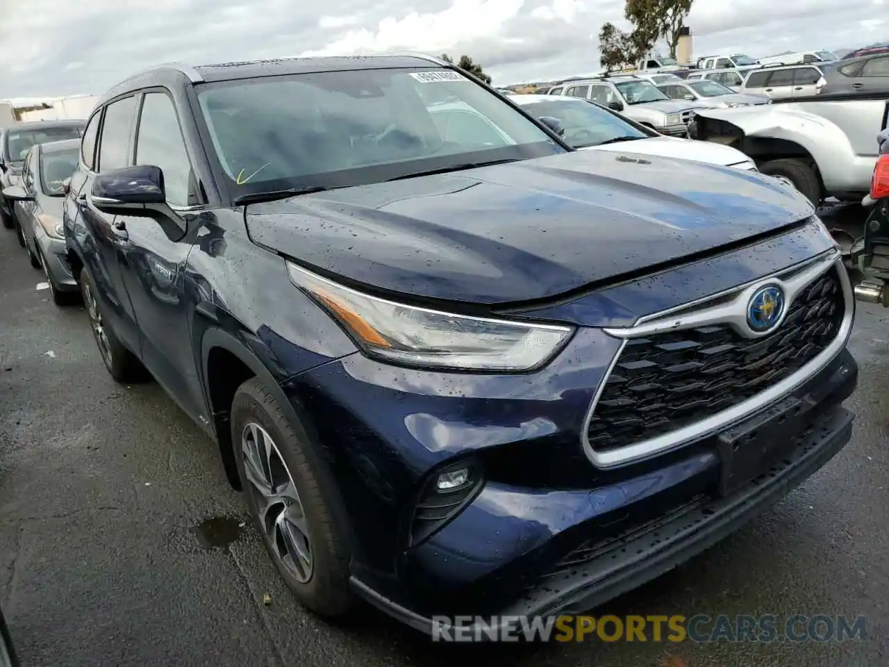 4 Photograph of a damaged car 5TDHBRCH6MS536666 TOYOTA HIGHLANDER 2021