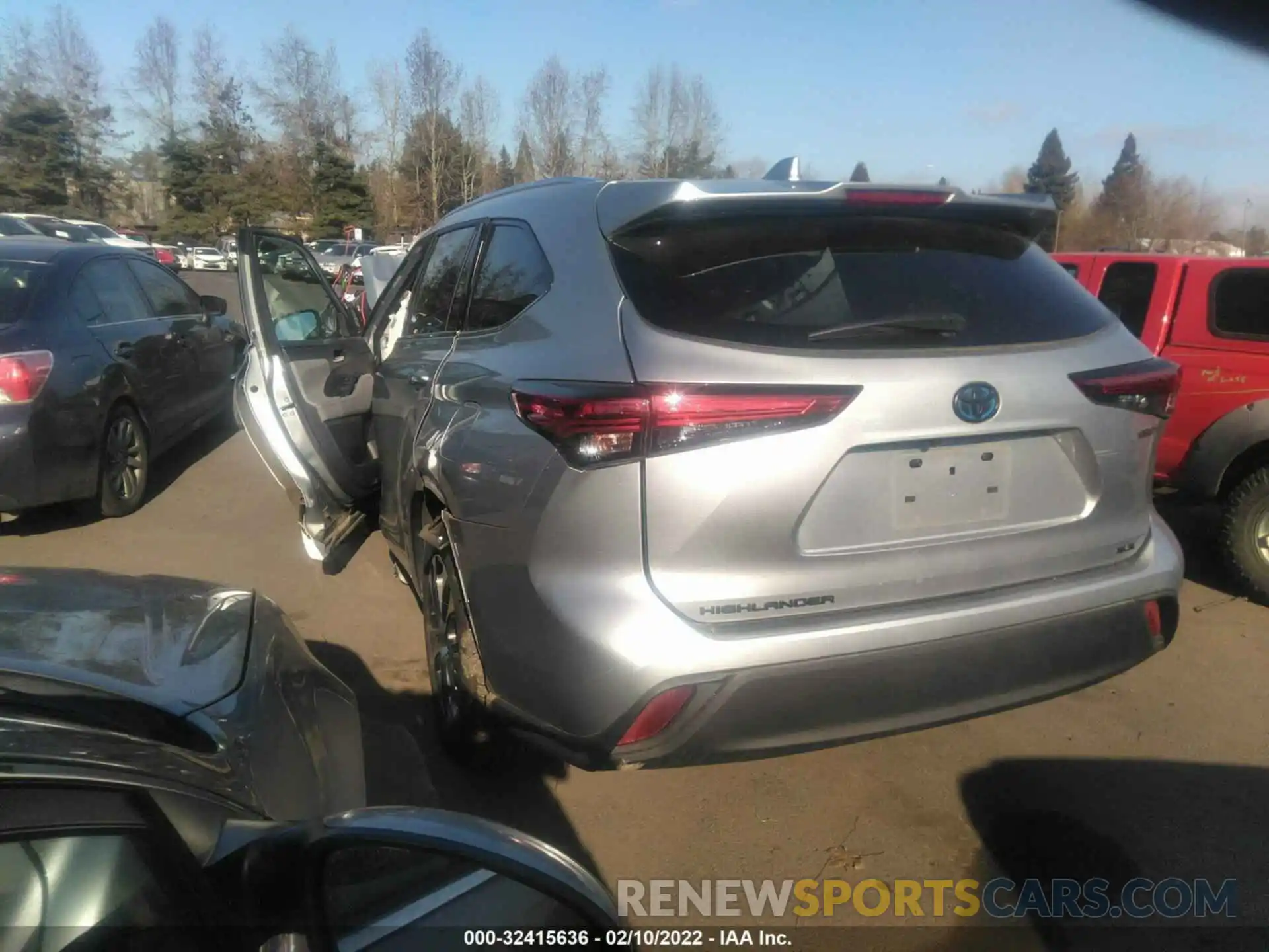 3 Photograph of a damaged car 5TDHBRCH7MS516183 TOYOTA HIGHLANDER 2021