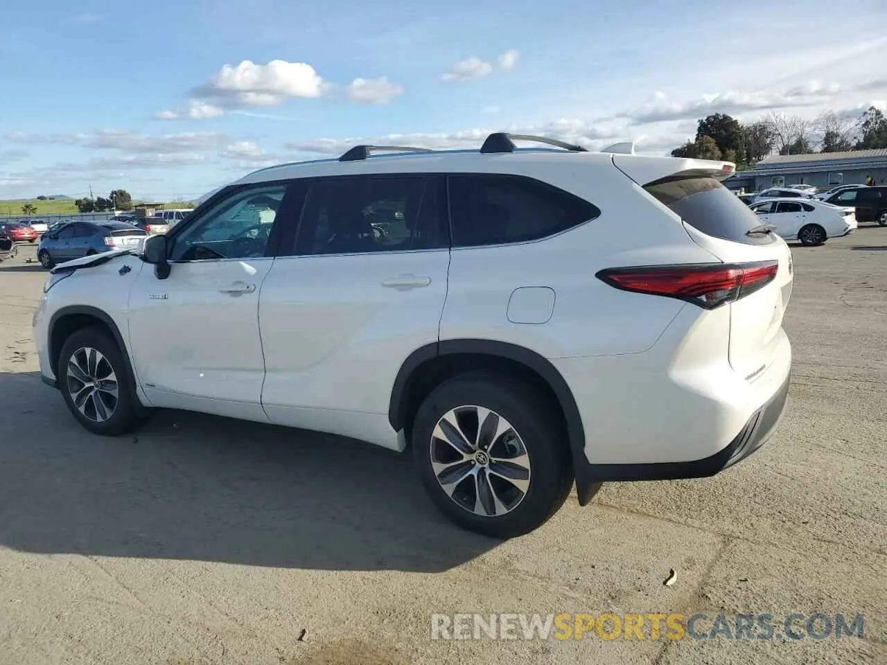 2 Photograph of a damaged car 5TDHBRCH7MS516443 TOYOTA HIGHLANDER 2021