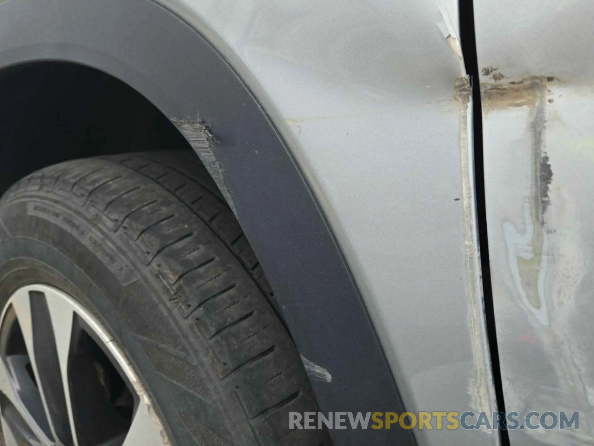 17 Photograph of a damaged car 5TDHBRCH7MS535591 TOYOTA HIGHLANDER 2021
