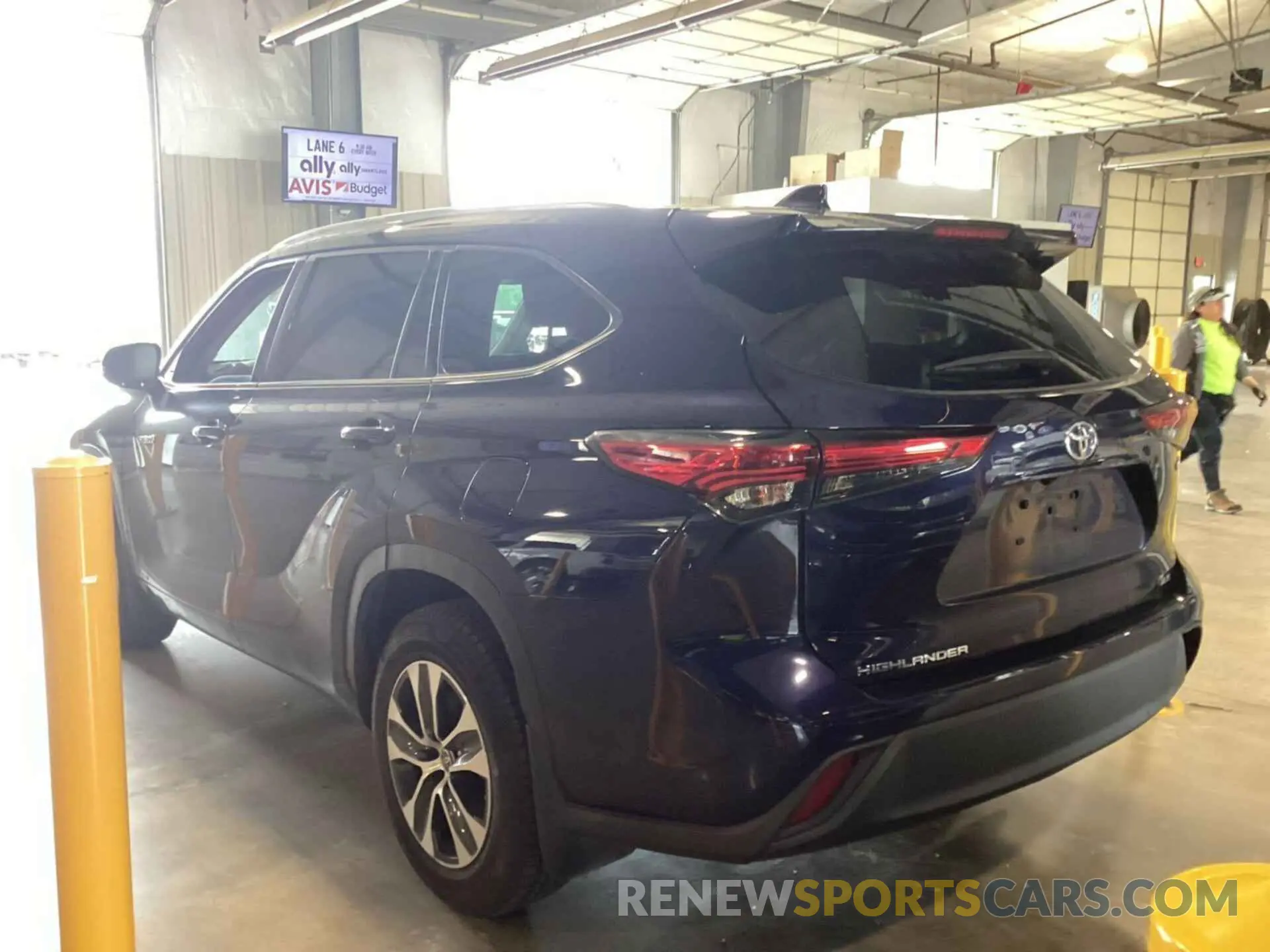 11 Photograph of a damaged car 5TDHBRCH7MS535638 TOYOTA HIGHLANDER 2021