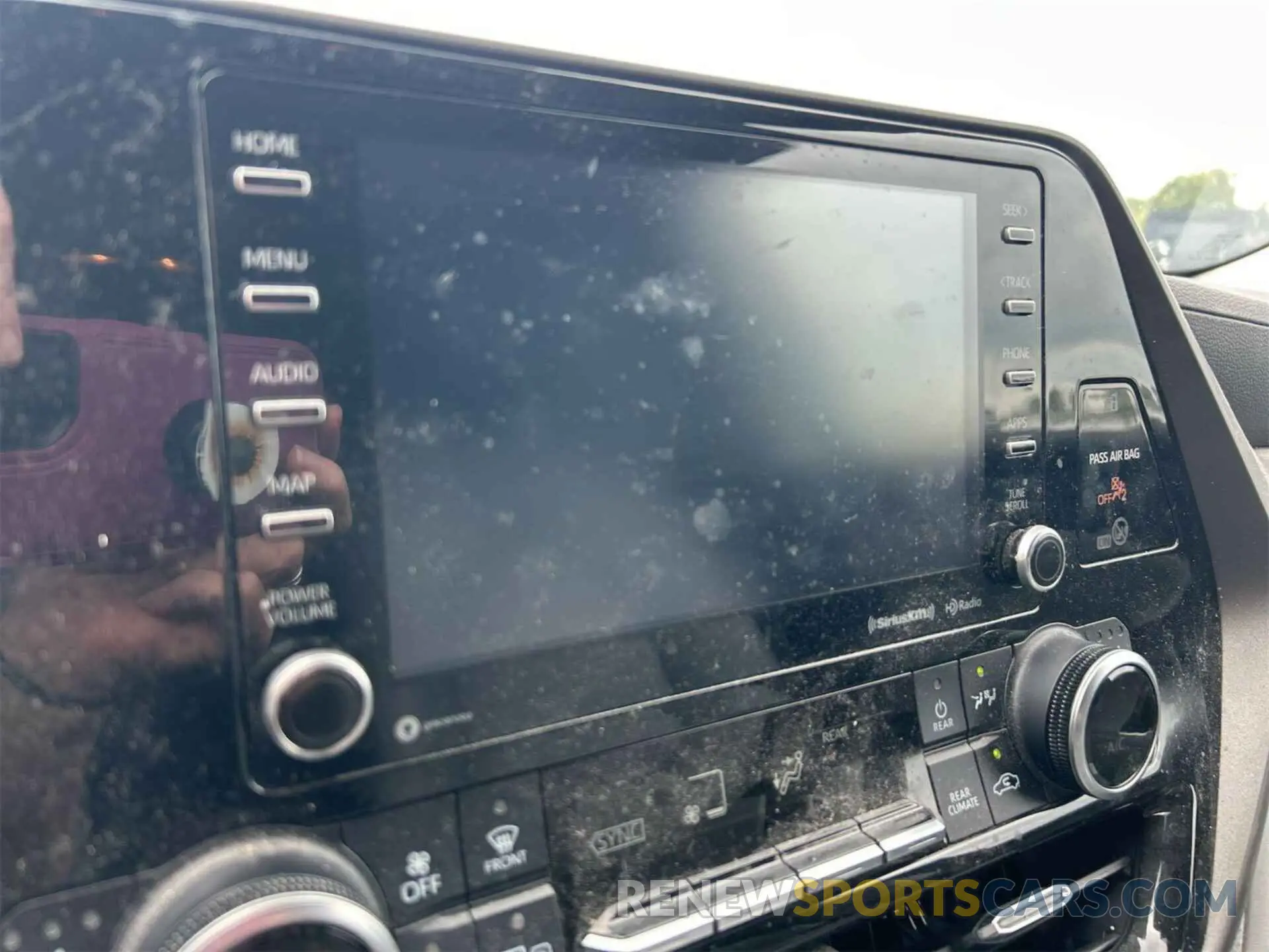 4 Photograph of a damaged car 5TDHBRCH7MS535638 TOYOTA HIGHLANDER 2021