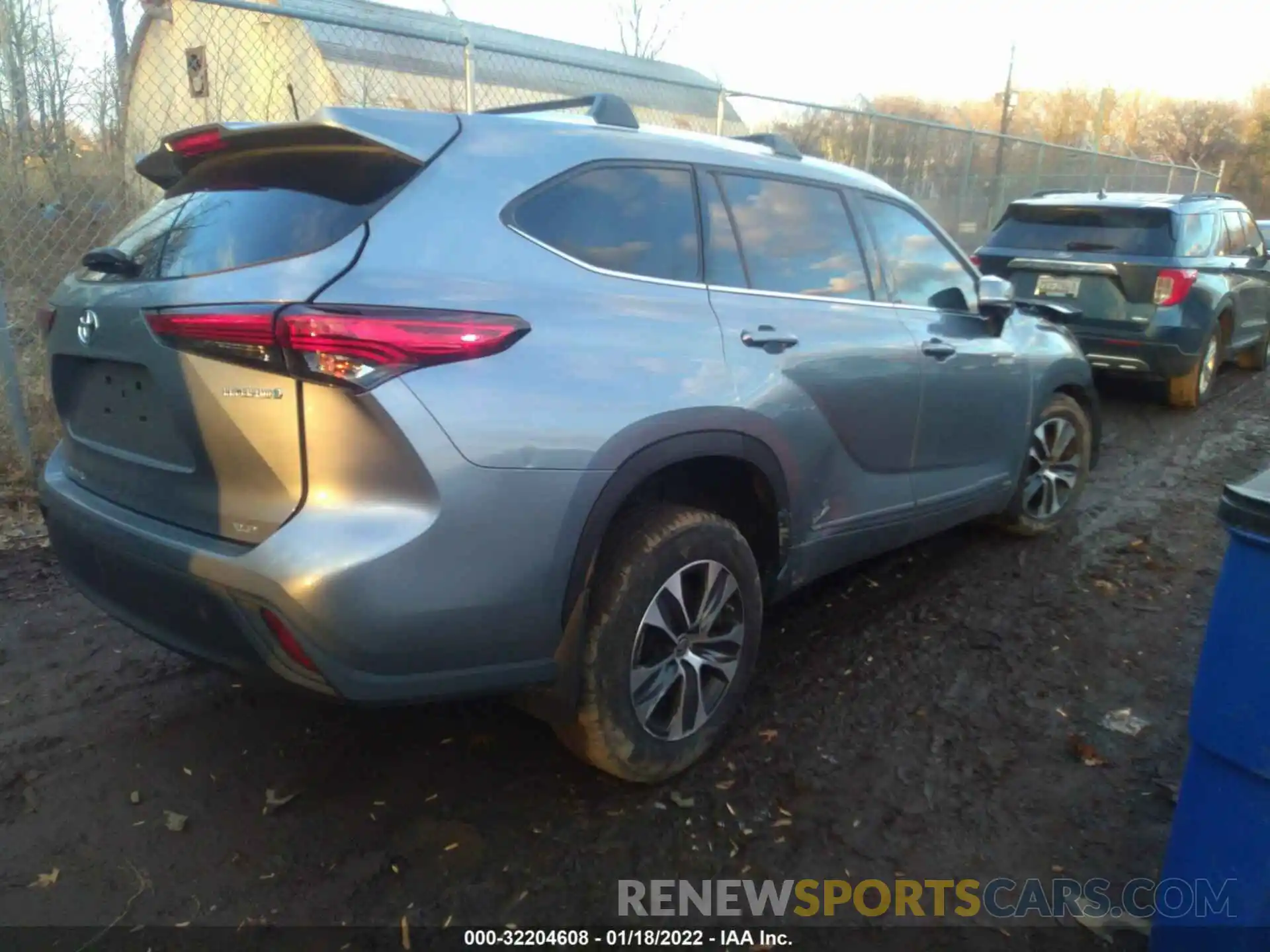 4 Photograph of a damaged car 5TDHBRCH8MS020602 TOYOTA HIGHLANDER 2021