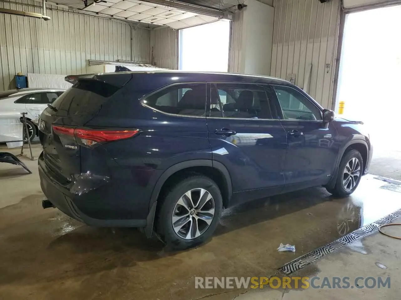 3 Photograph of a damaged car 5TDHBRCH8MS519156 TOYOTA HIGHLANDER 2021
