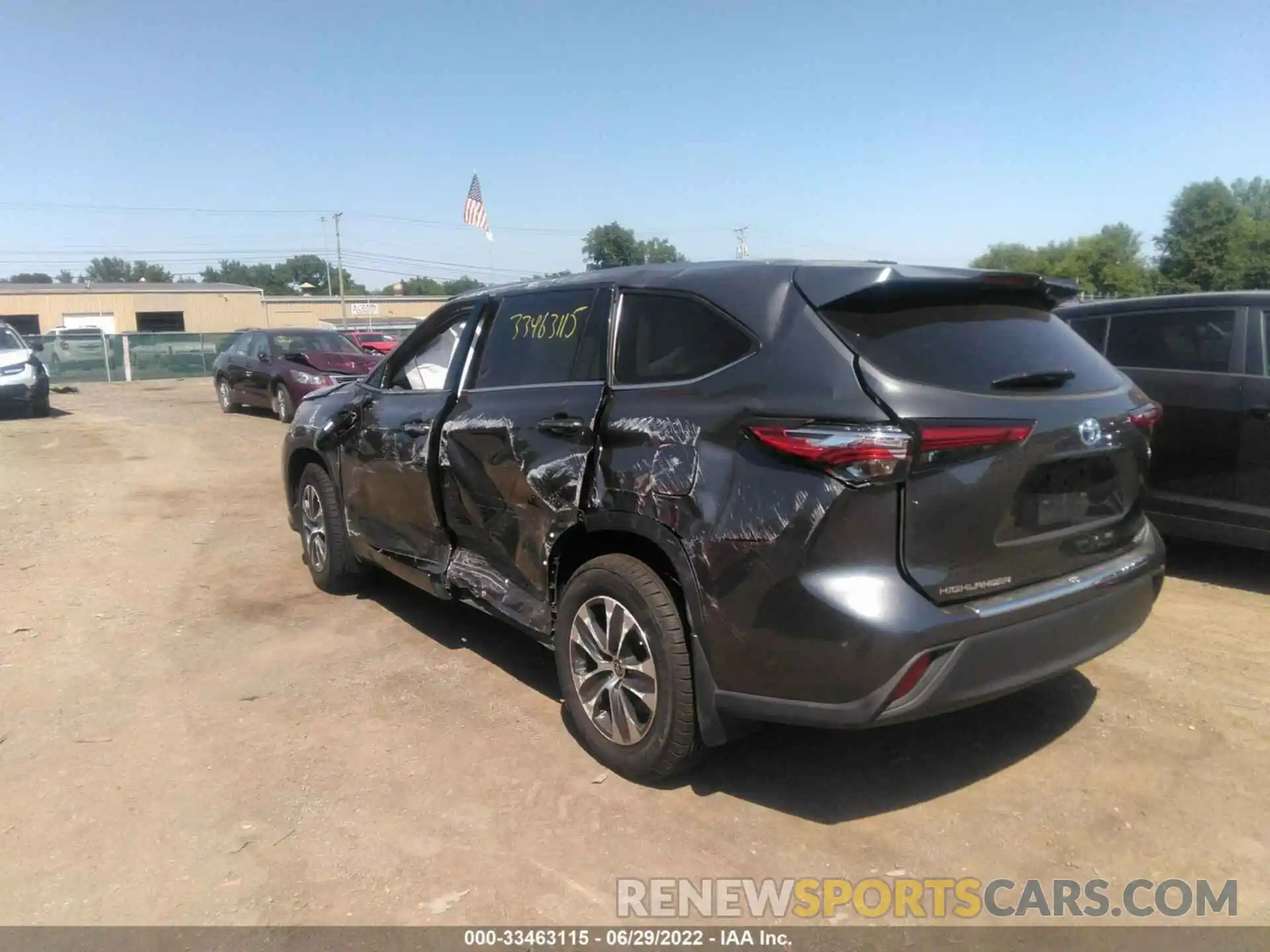 3 Photograph of a damaged car 5TDHBRCHXMS515125 TOYOTA HIGHLANDER 2021