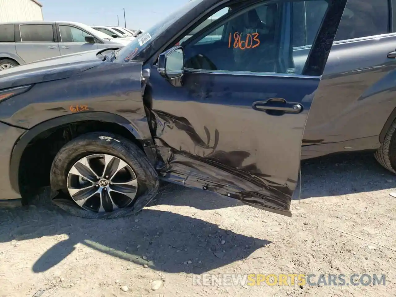 9 Photograph of a damaged car 5TDHZRAH0MS055276 TOYOTA HIGHLANDER 2021