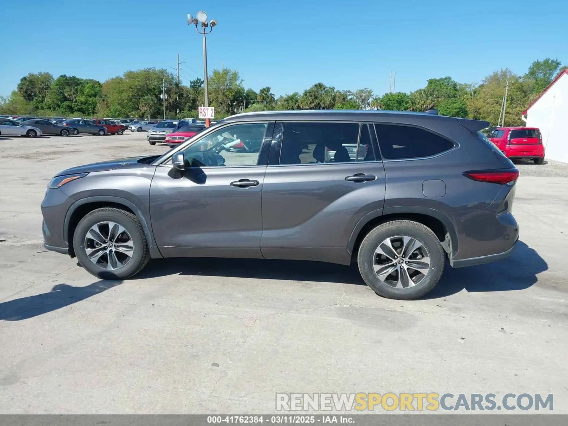 15 Photograph of a damaged car 5TDHZRAH0MS056055 TOYOTA HIGHLANDER 2021