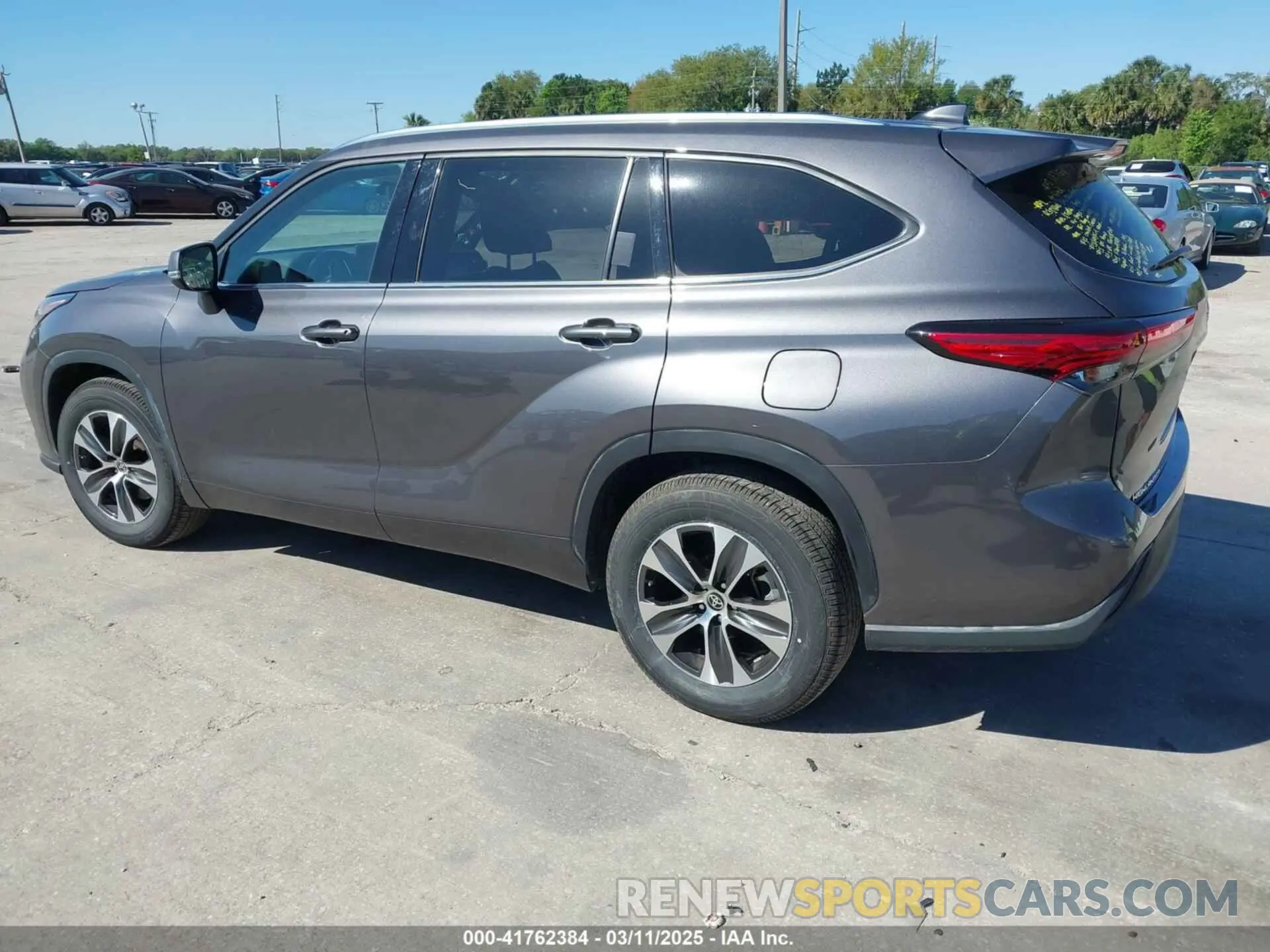 3 Photograph of a damaged car 5TDHZRAH0MS056055 TOYOTA HIGHLANDER 2021