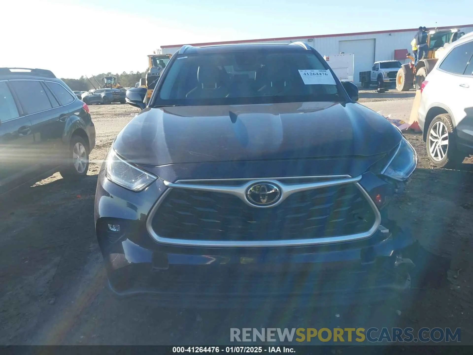 12 Photograph of a damaged car 5TDHZRAH3MS083024 TOYOTA HIGHLANDER 2021