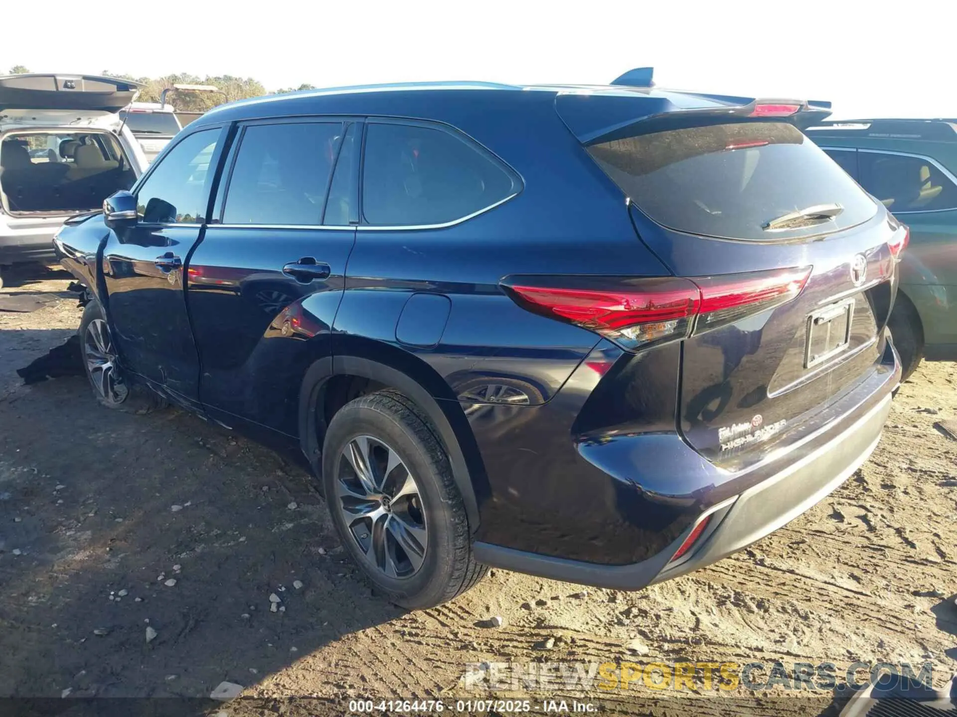 3 Photograph of a damaged car 5TDHZRAH3MS083024 TOYOTA HIGHLANDER 2021