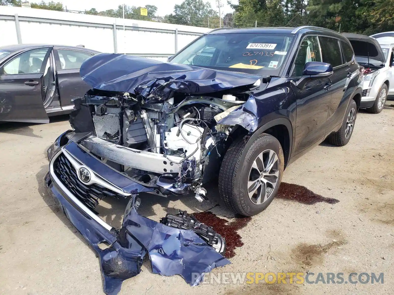 2 Photograph of a damaged car 5TDHZRAH5MS067438 TOYOTA HIGHLANDER 2021