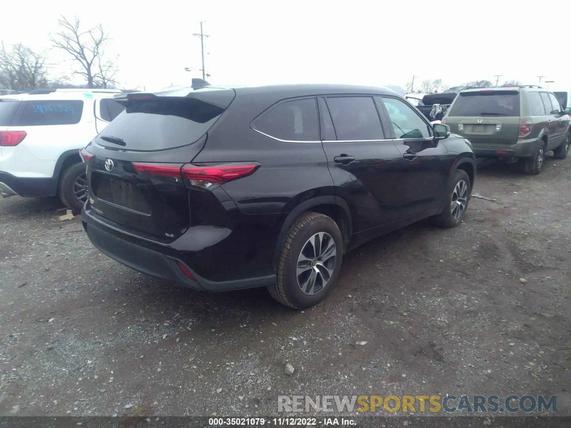 4 Photograph of a damaged car 5TDHZRAH6MS058098 TOYOTA HIGHLANDER 2021