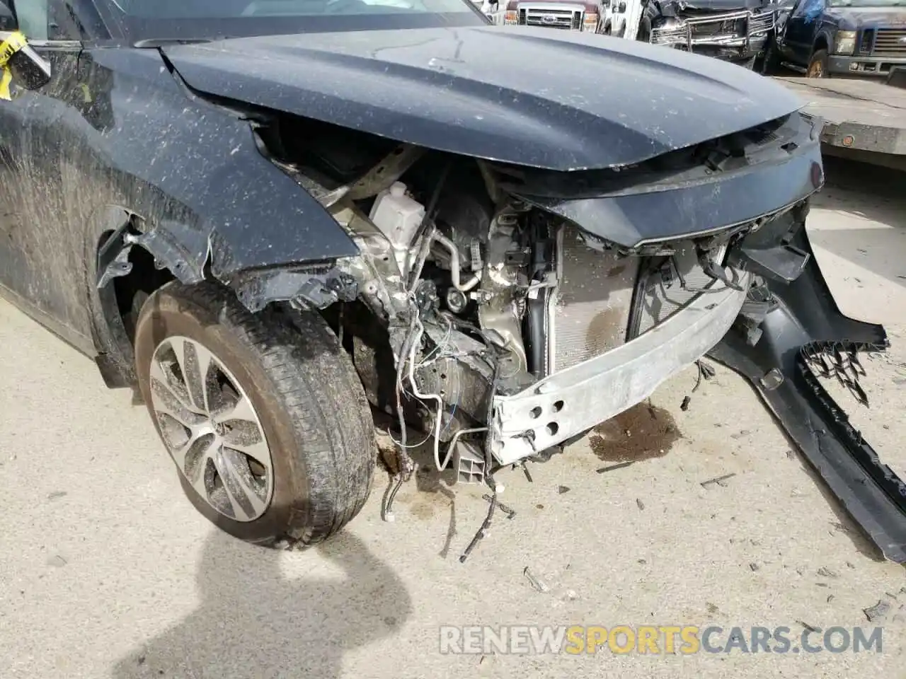 9 Photograph of a damaged car 5TDHZRAH7MS535329 TOYOTA HIGHLANDER 2021