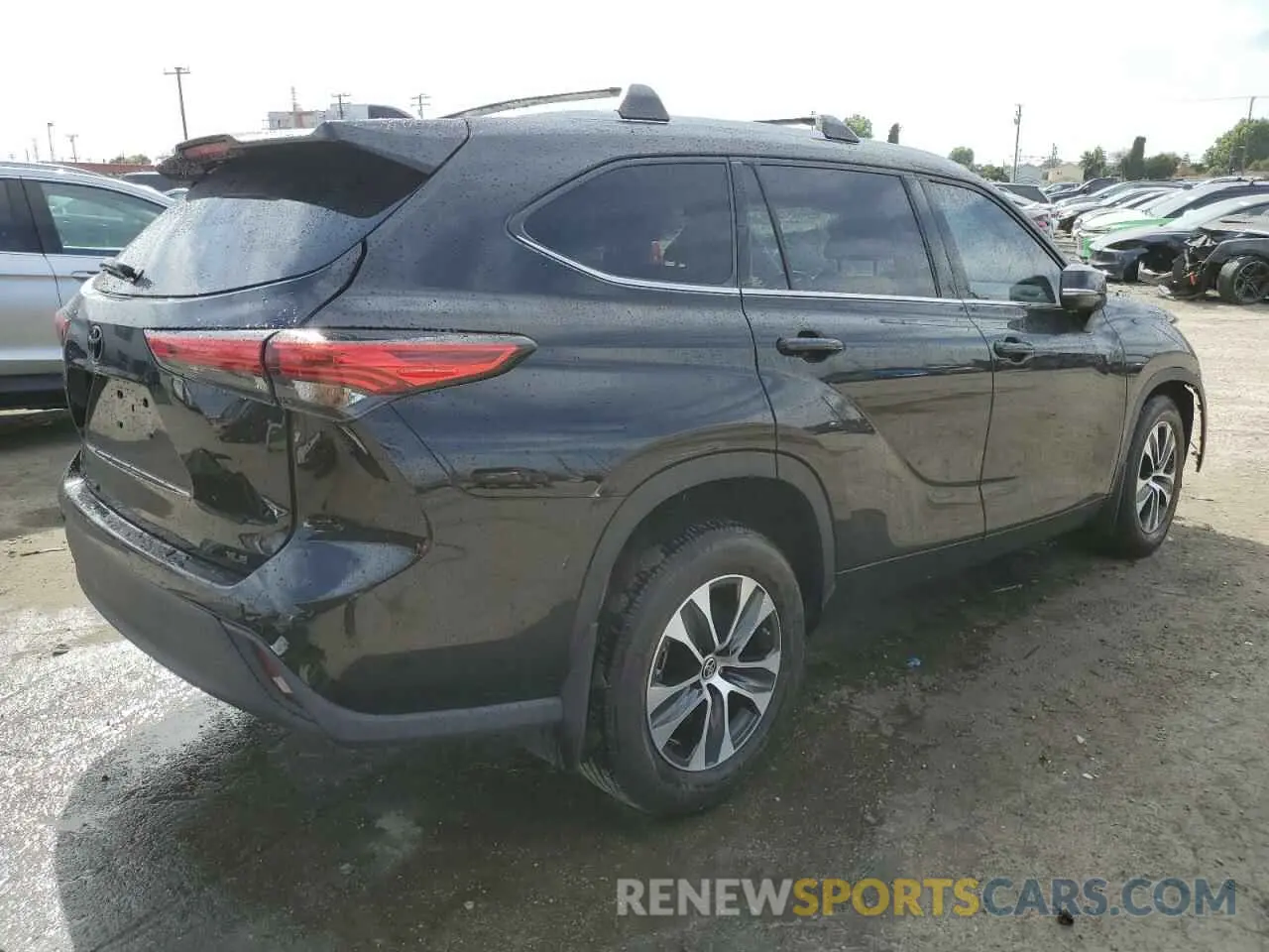 3 Photograph of a damaged car 5TDHZRAH8MS532276 TOYOTA HIGHLANDER 2021