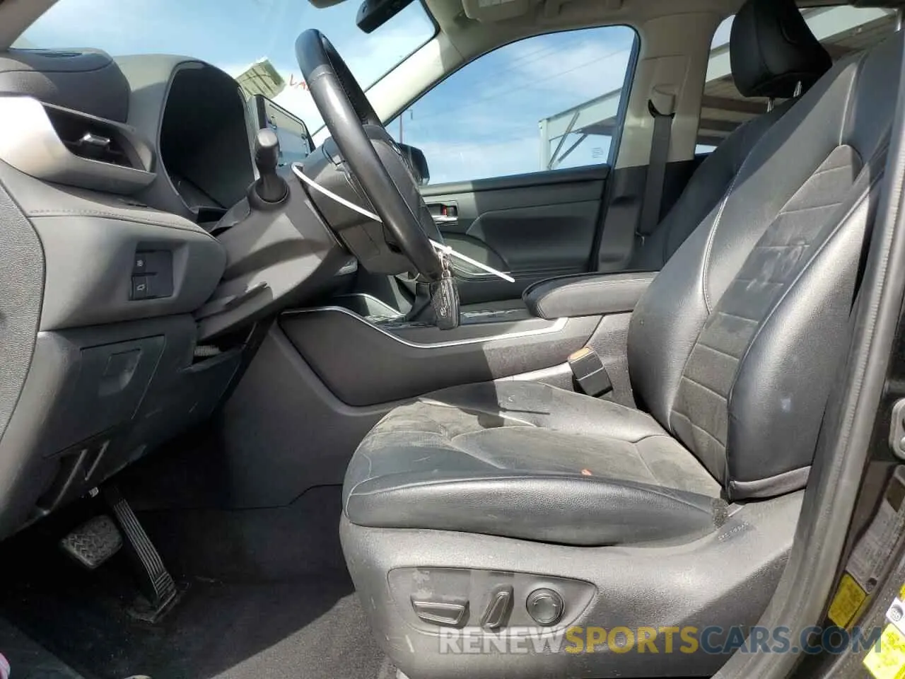 7 Photograph of a damaged car 5TDHZRAH8MS532276 TOYOTA HIGHLANDER 2021